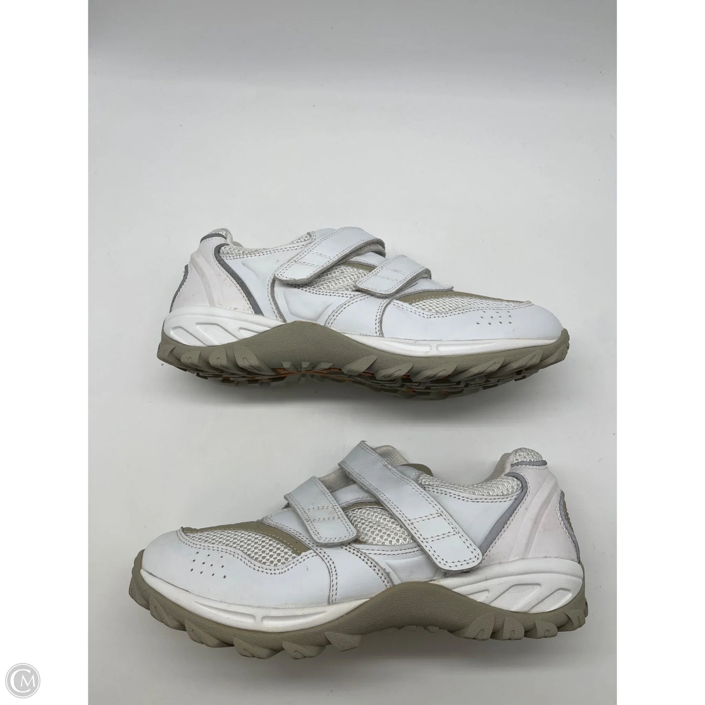 Shoes Athletic By Clothes Mentor In White, Size: 9.5