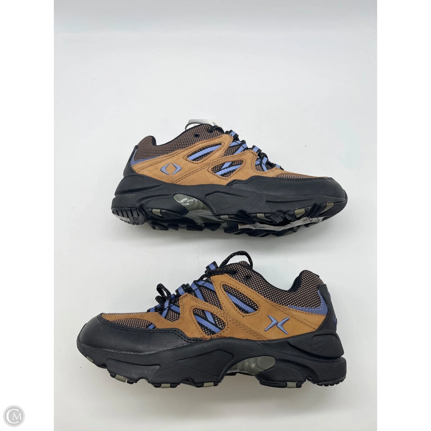 Shoes Athletic By Clothes Mentor In Brown, Size: 7.5