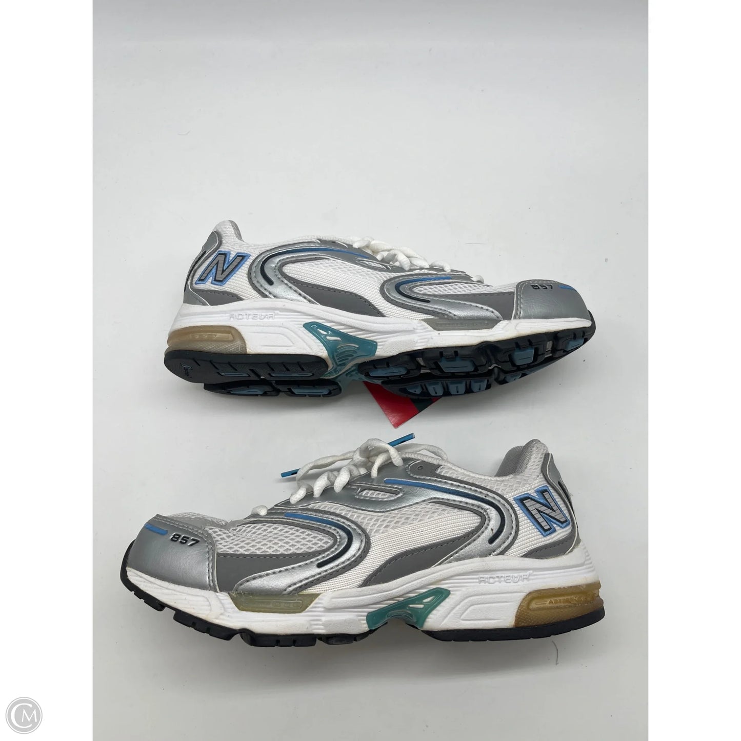 Shoes Athletic By New Balance In White, Size: 7