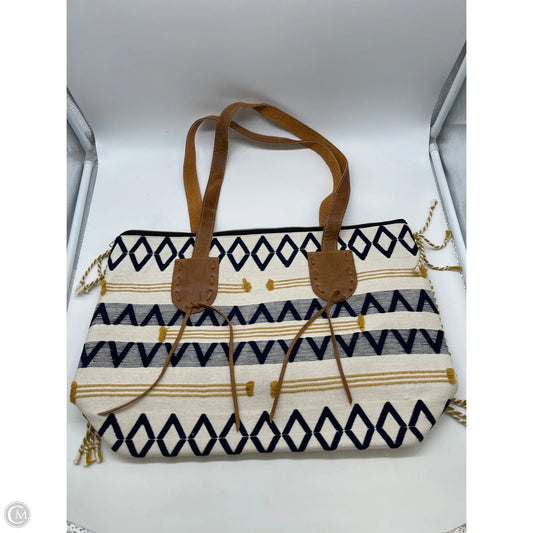 Tote By Cmb, Size: Large