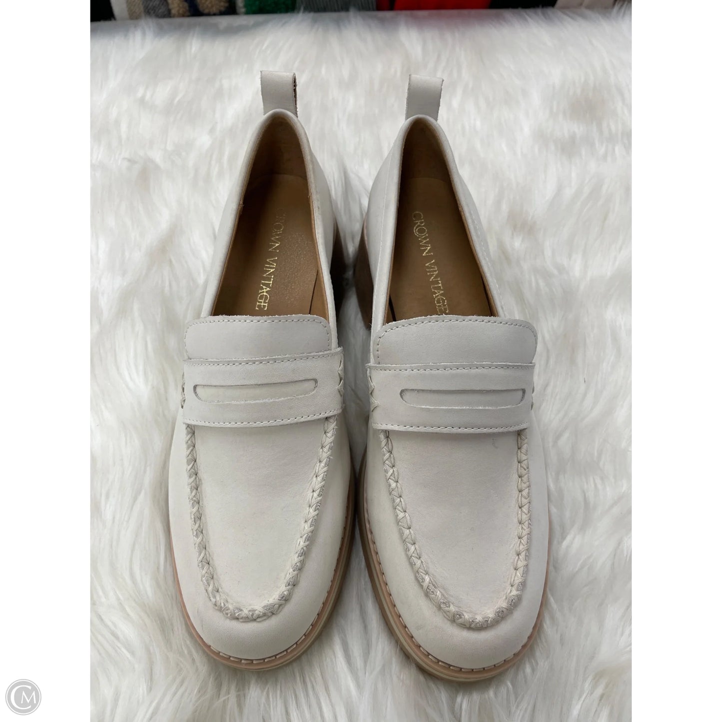 Shoes Flats By Crown Vintage In Cream, Size: 10