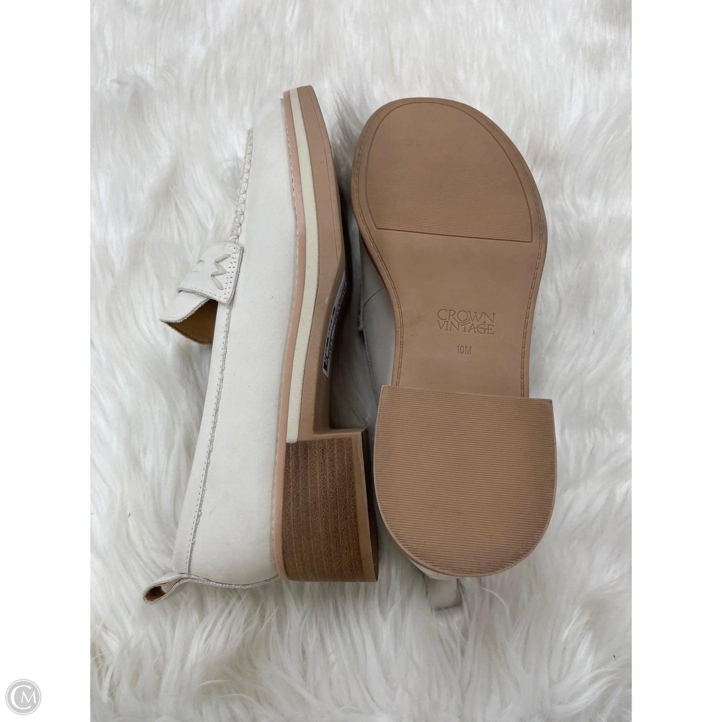 Shoes Flats By Crown Vintage In Cream, Size: 10