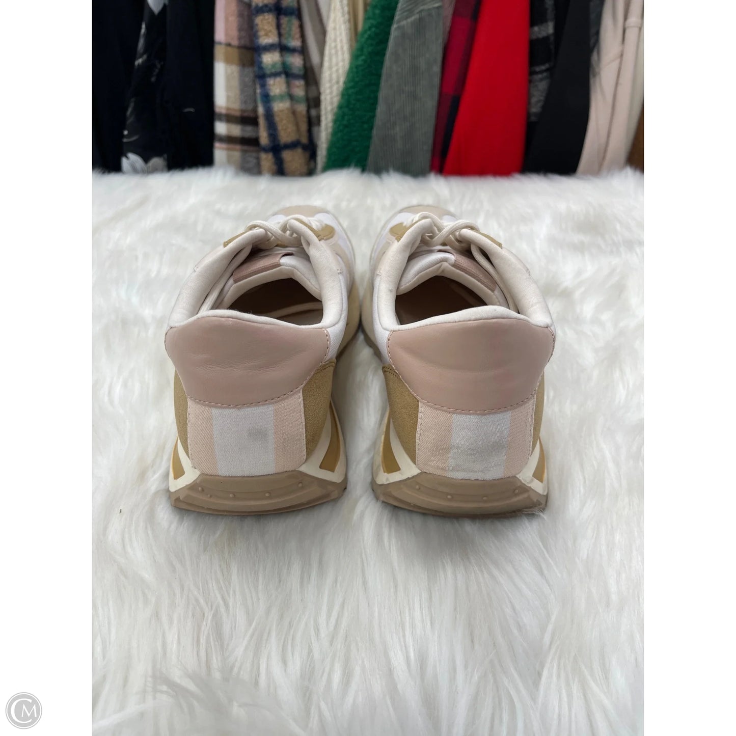 Shoes Sneakers By Steve Madden In Tan, Size: 10