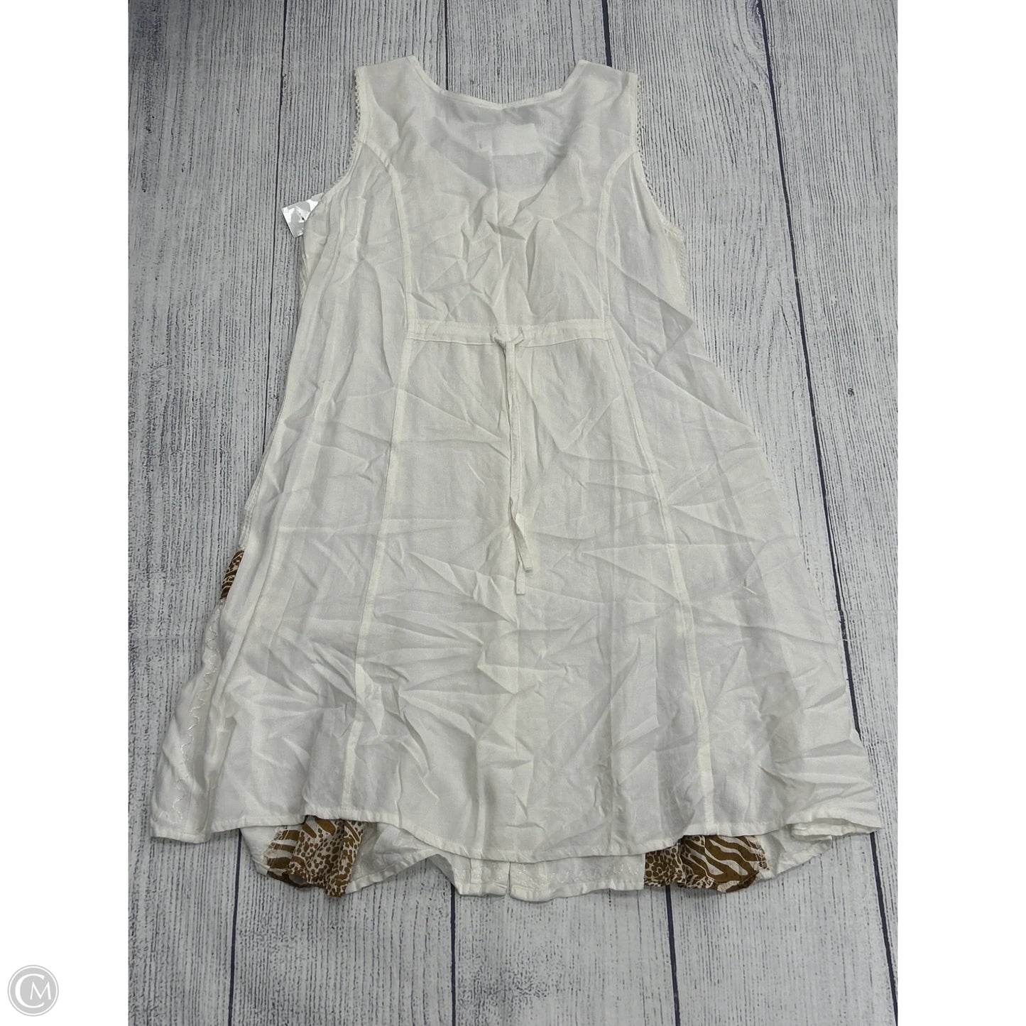 Dress Casual Short By Clothes Mentor In White, Size: S