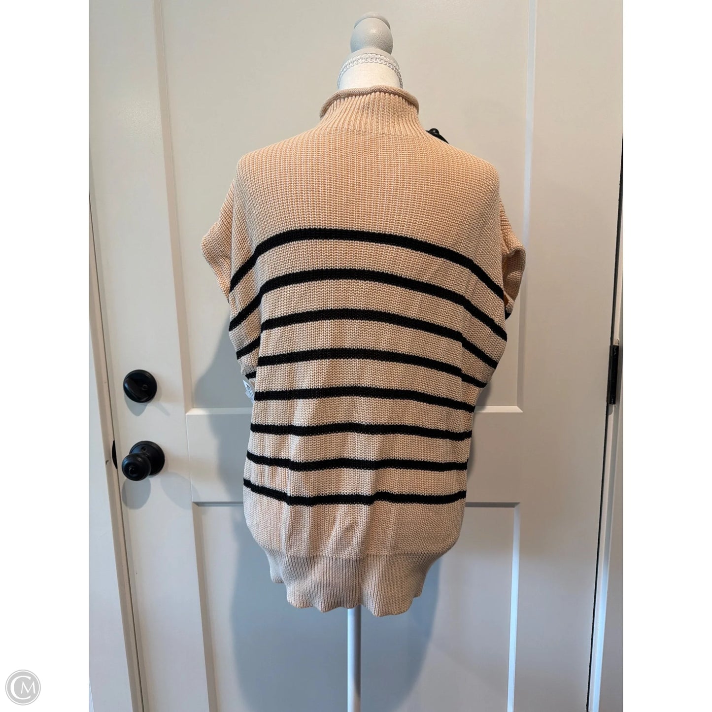 Sweater By Clothes Mentor In Tan, Size: L