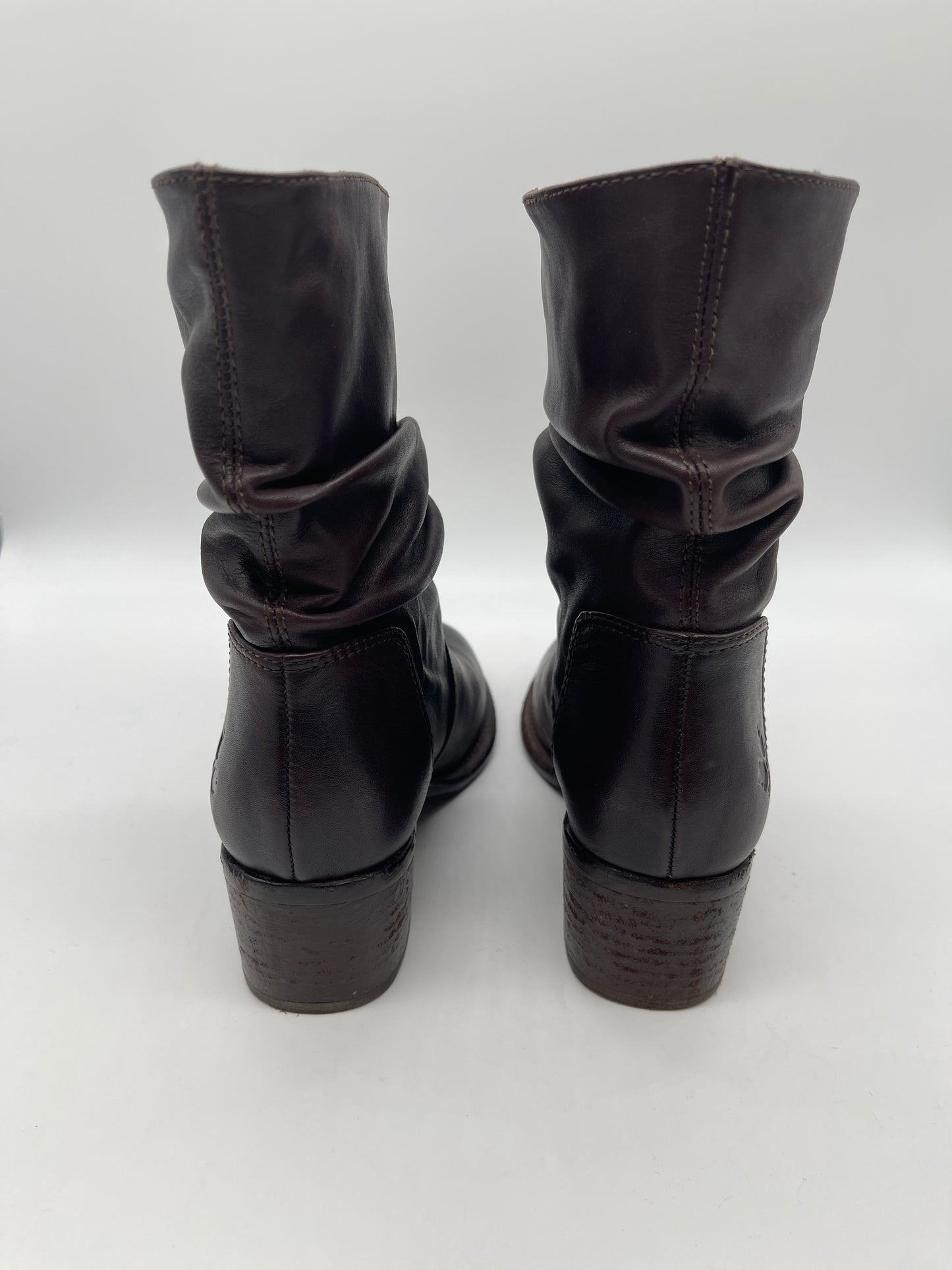 Boots Designer By Patricia Nash In Brown, Size: 6