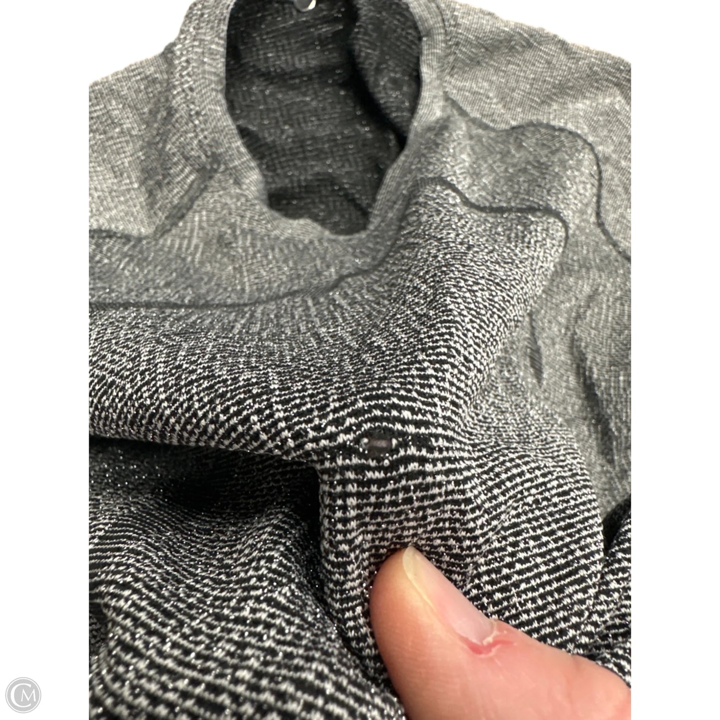 Athletic Top Long Sleeve Crewneck By Lululemon In Grey, Size: 6