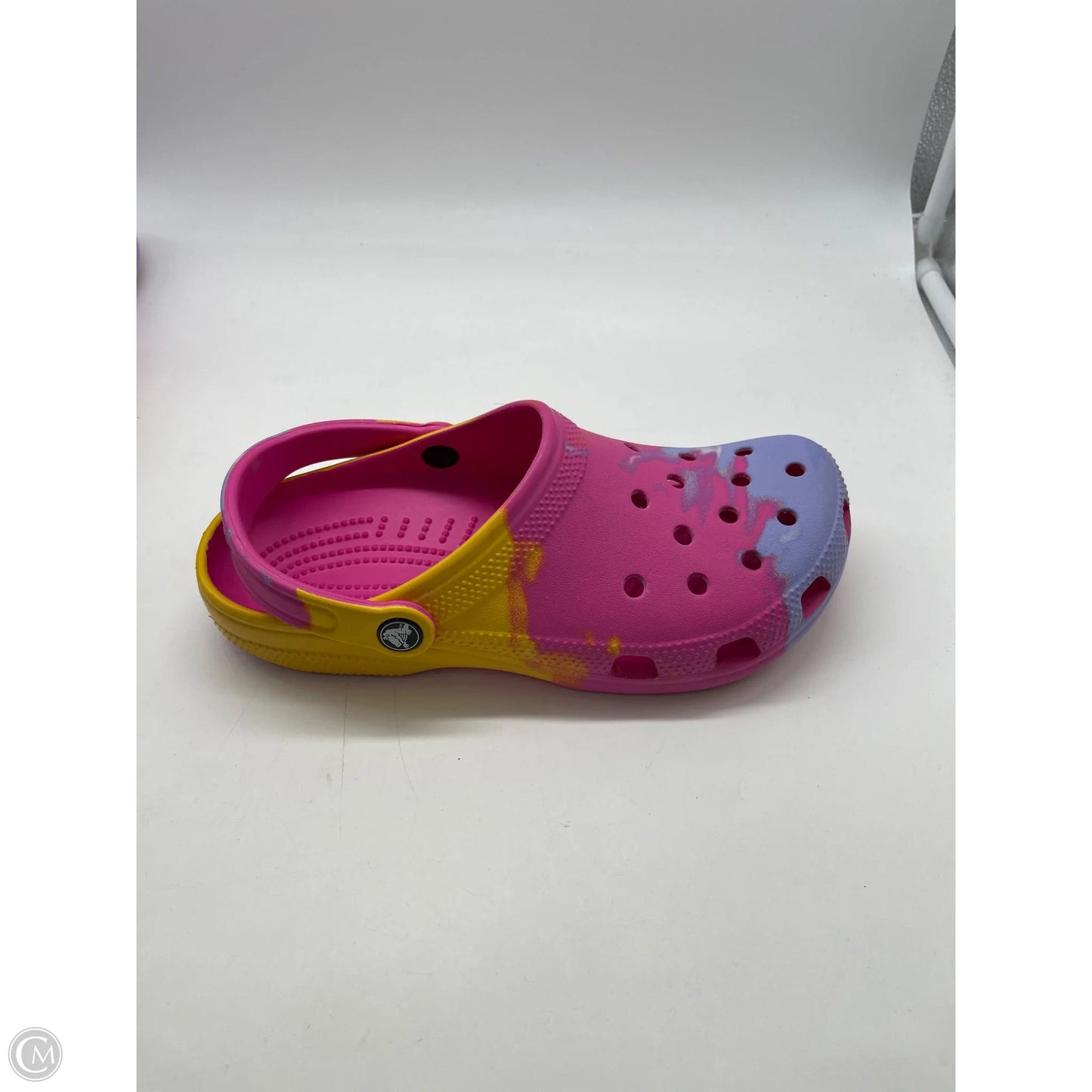 Sandals Flats By Crocs In Pink, Size: 9