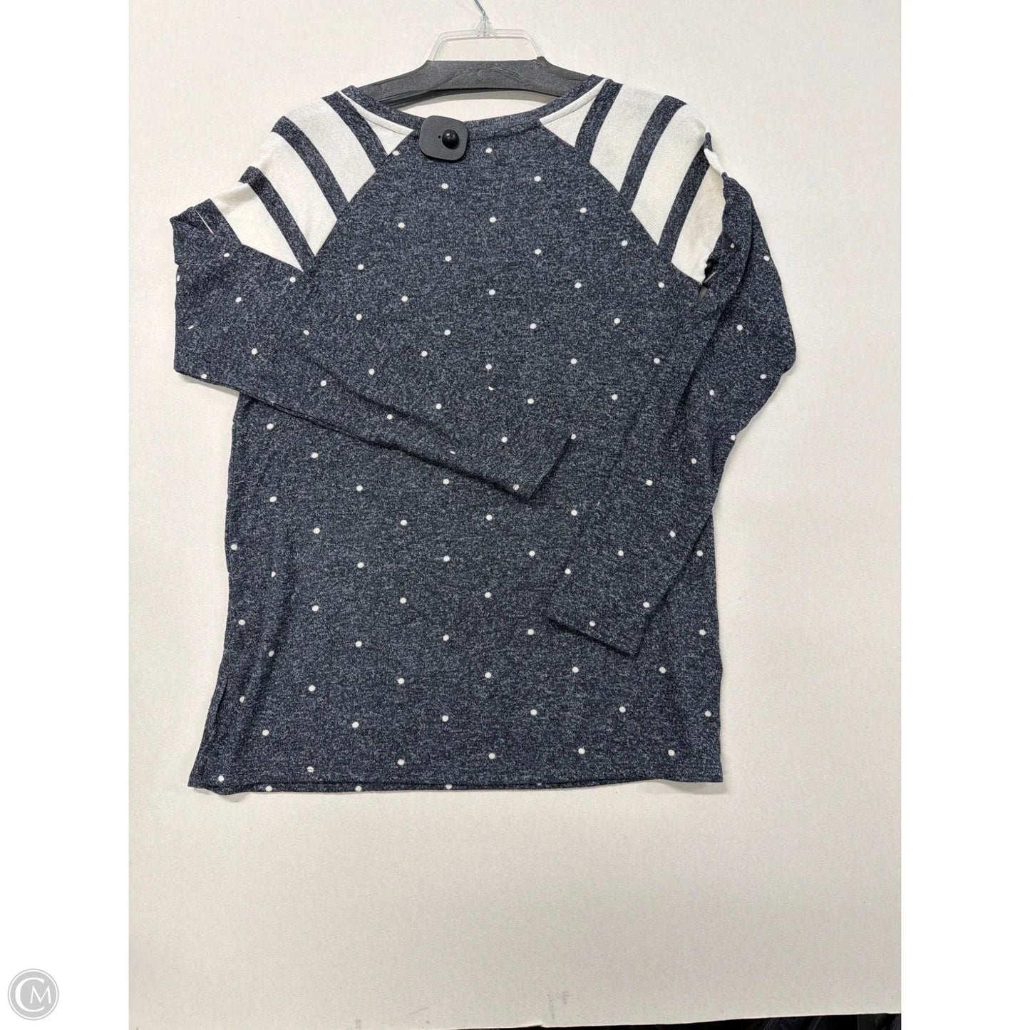 Top Long Sleeve By Maurices In Grey, Size: S
