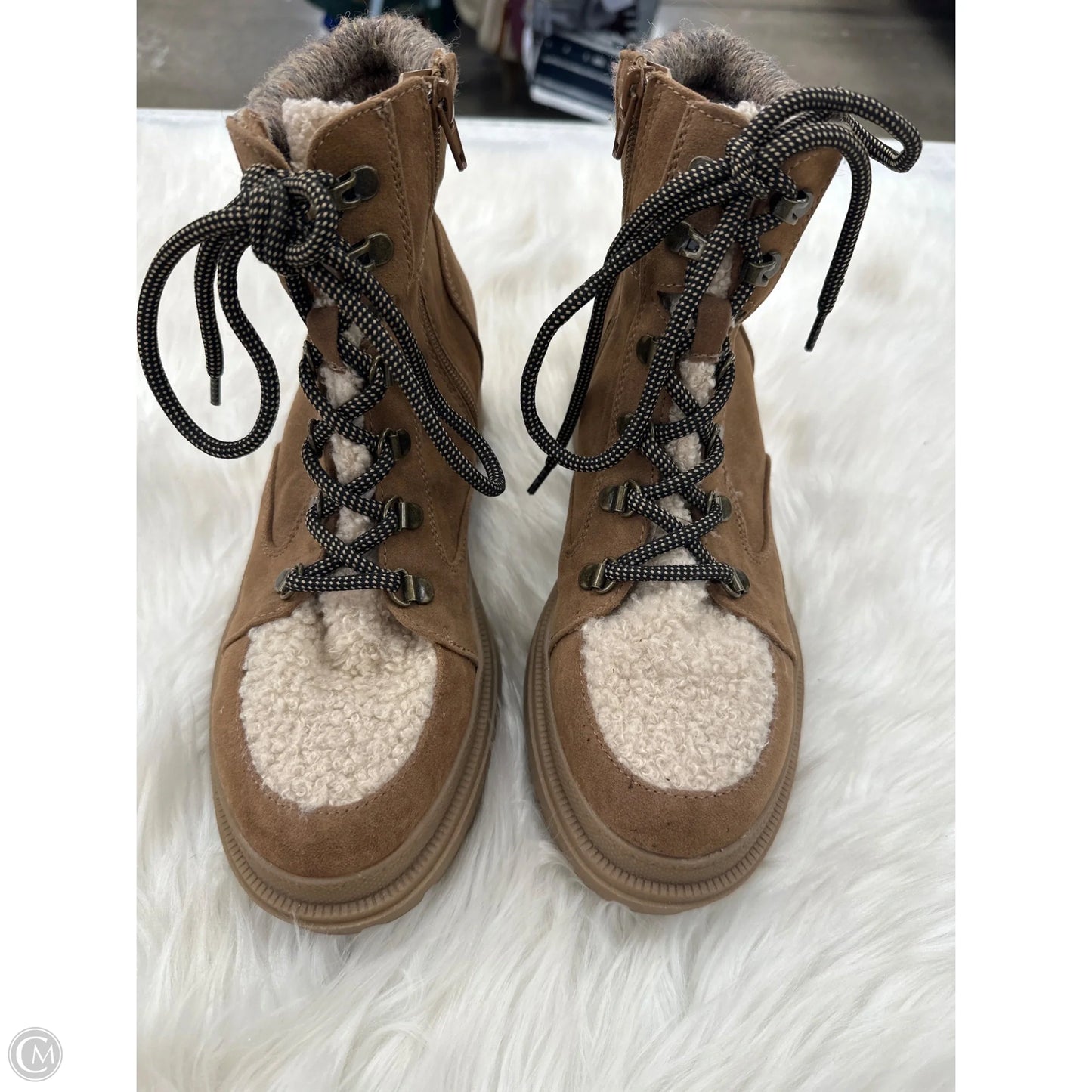 Boots Ankle Flats By Clothes Mentor In Tan, Size: 9