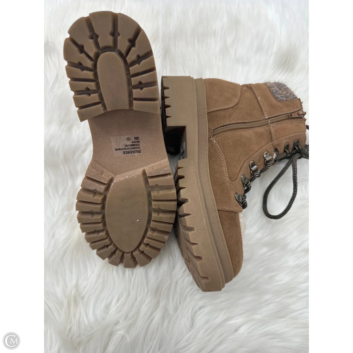 Boots Ankle Flats By Clothes Mentor In Tan, Size: 9