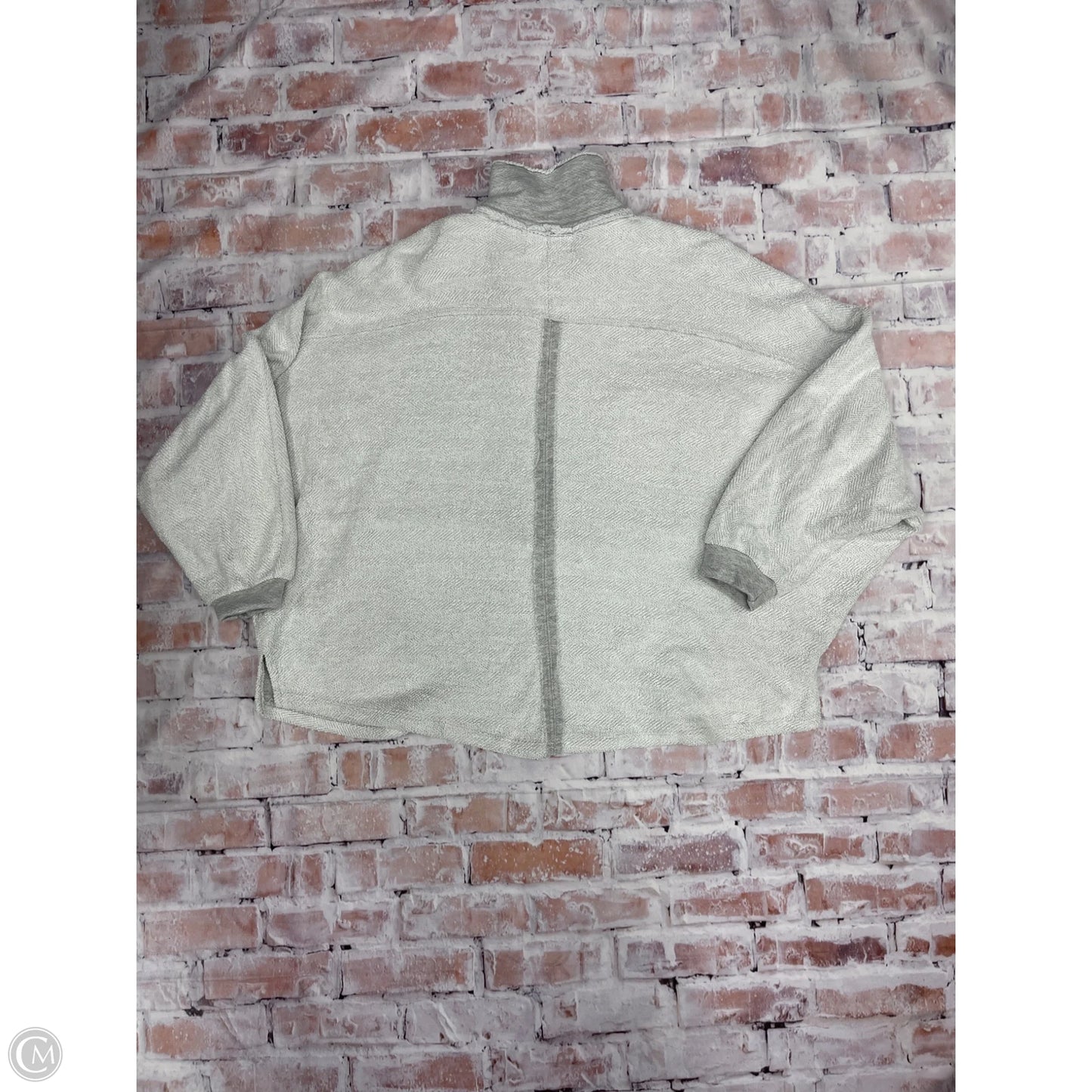Top Long Sleeve By Bucketlist In Grey, Size: S