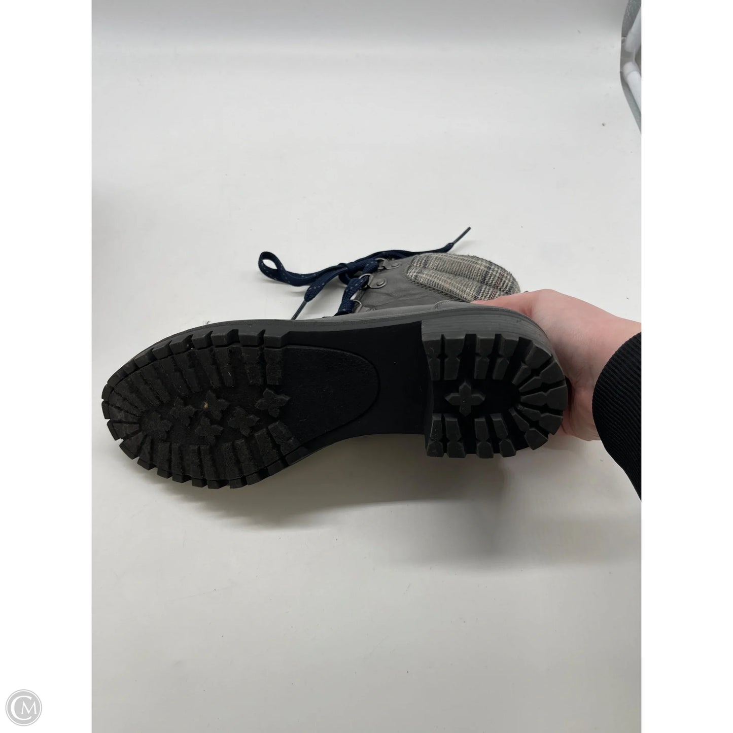 Boots Ankle Heels By Maurices In Grey, Size: 6.5