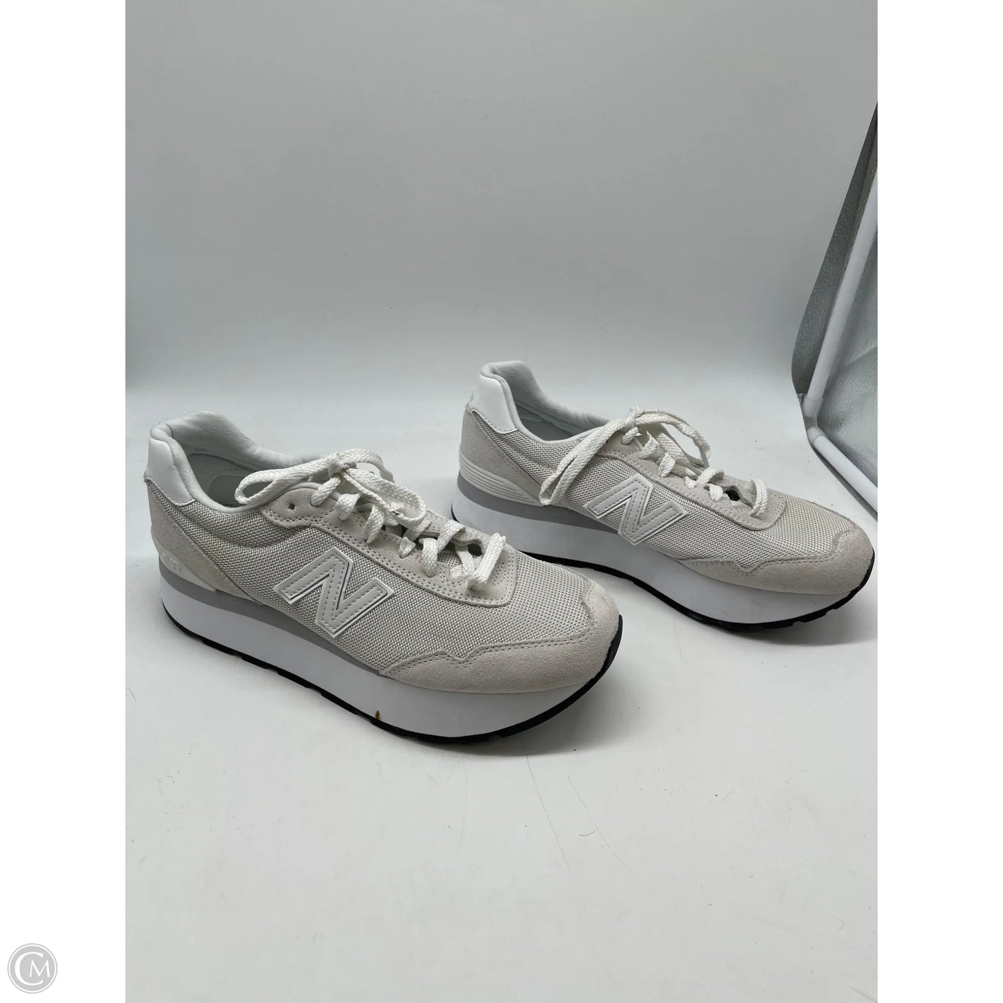 Shoes Athletic By New Balance In Cream, Size: 10