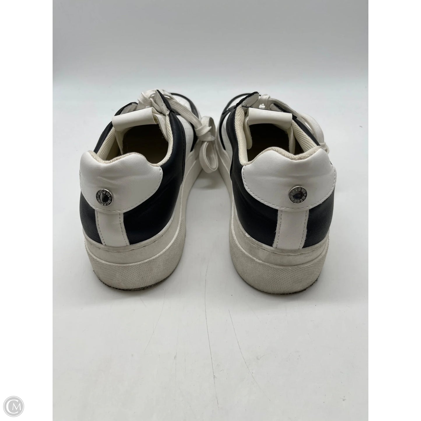 Shoes Sneakers By Steve Madden In Black & White, Size: 8.5