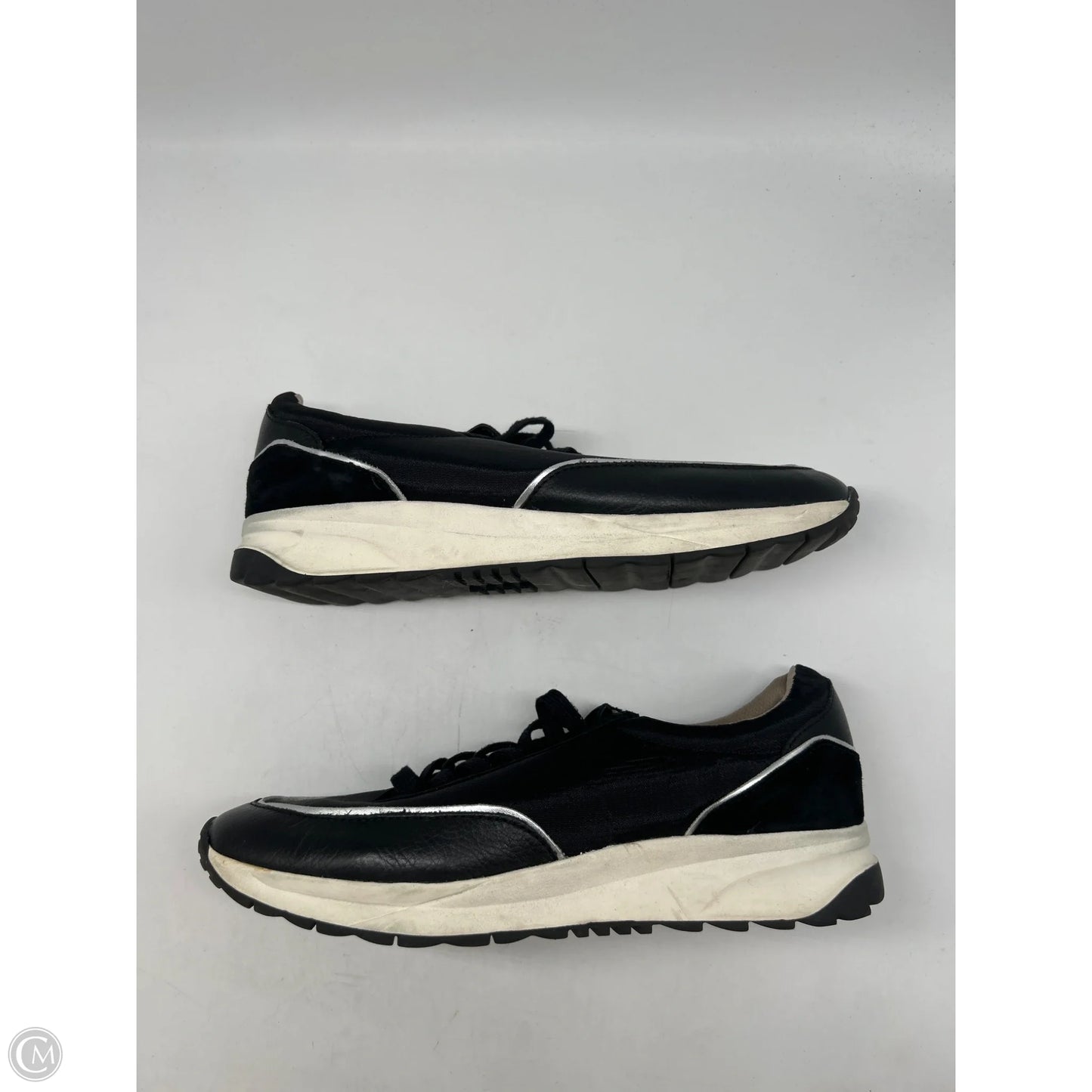 Shoes Sneakers By Naturalizer In Black, Size: 11