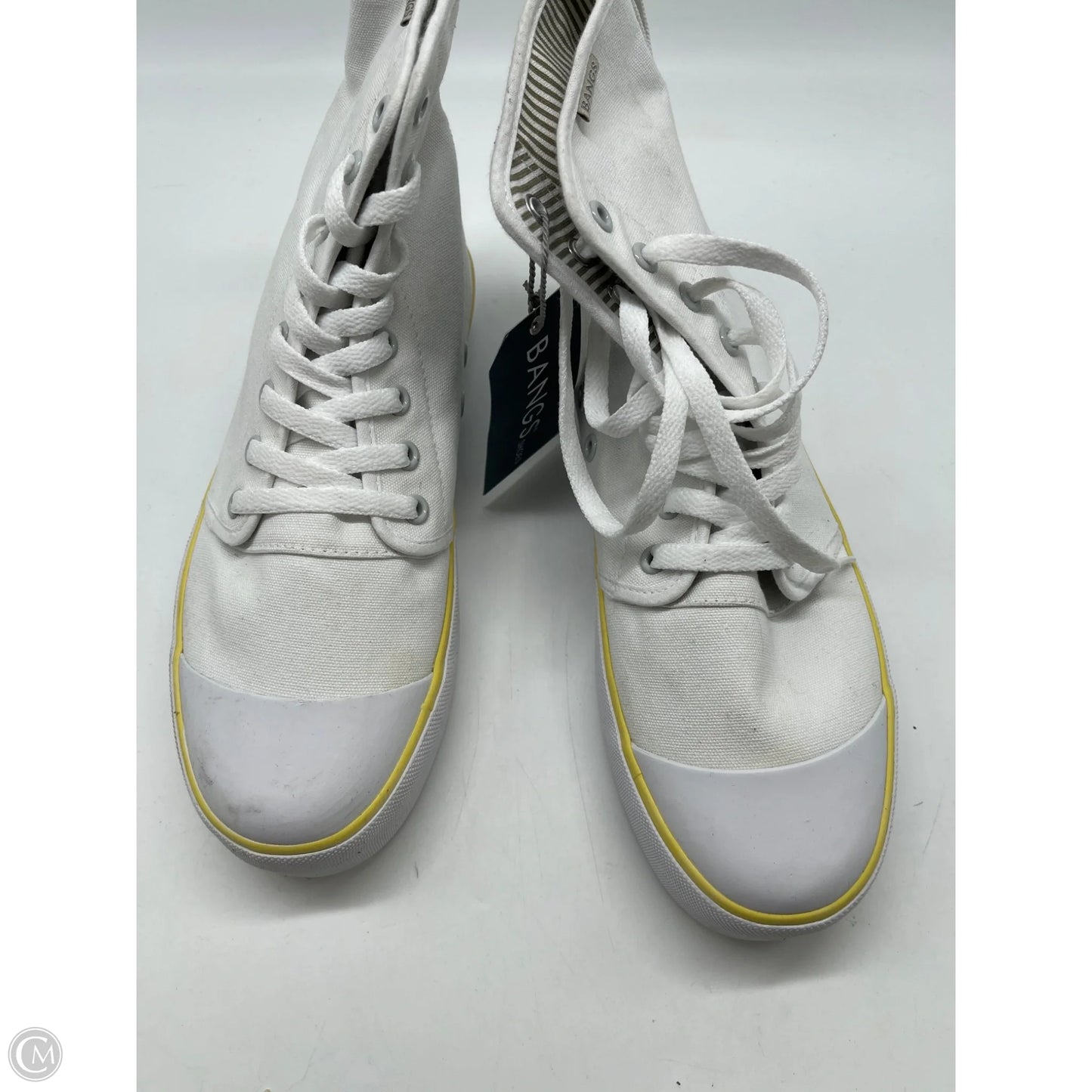 Shoes Sneakers By Clothes Mentor In White, Size: 8.5