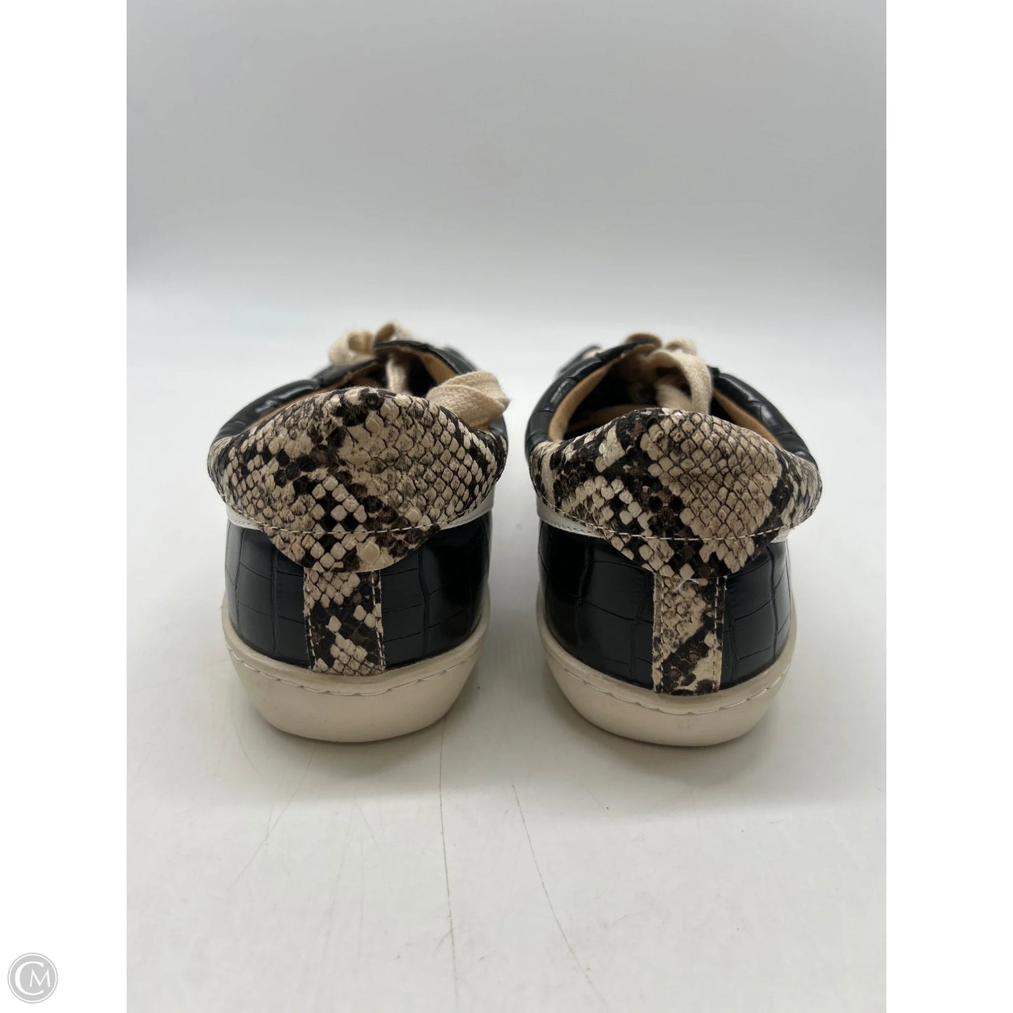 Shoes Sneakers By Clothes Mentor In Black, Size: 9