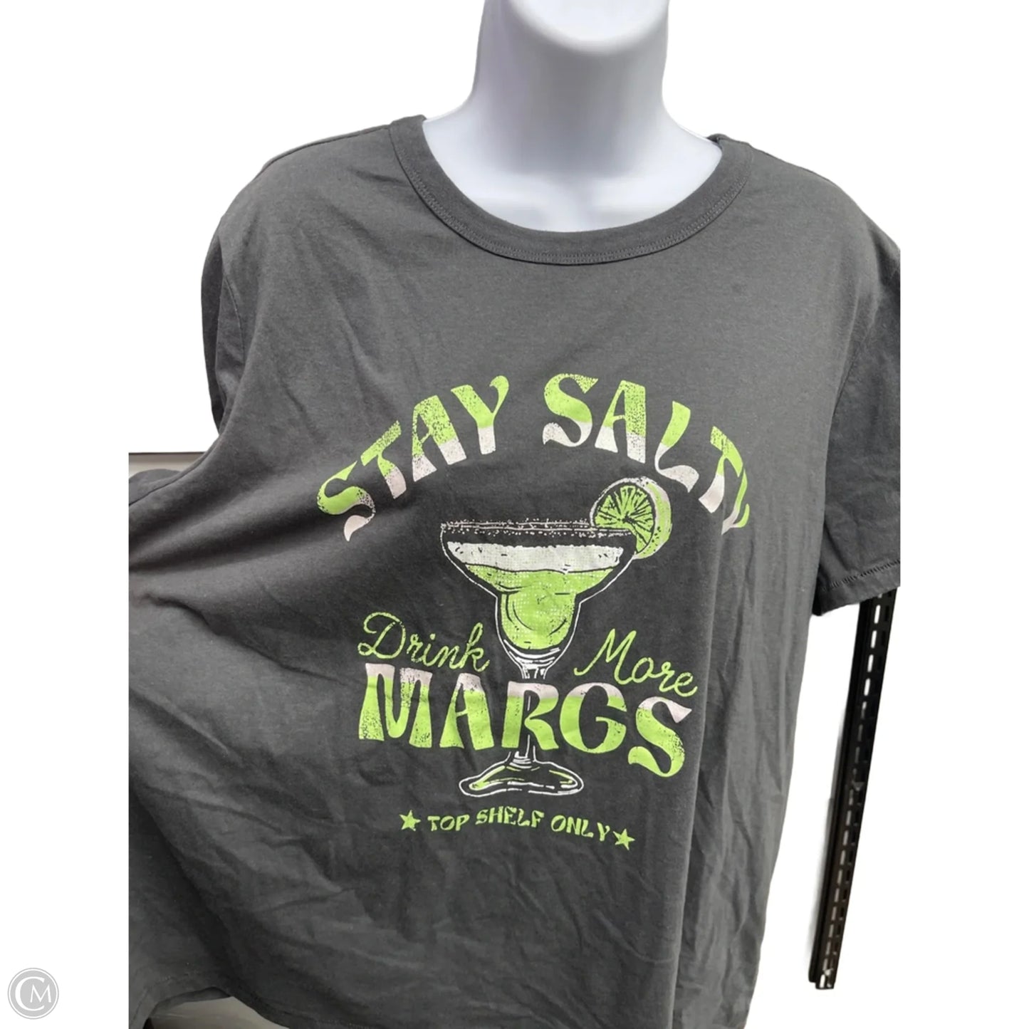 Top Short Sleeve By Maurices In Grey, Size: 2x