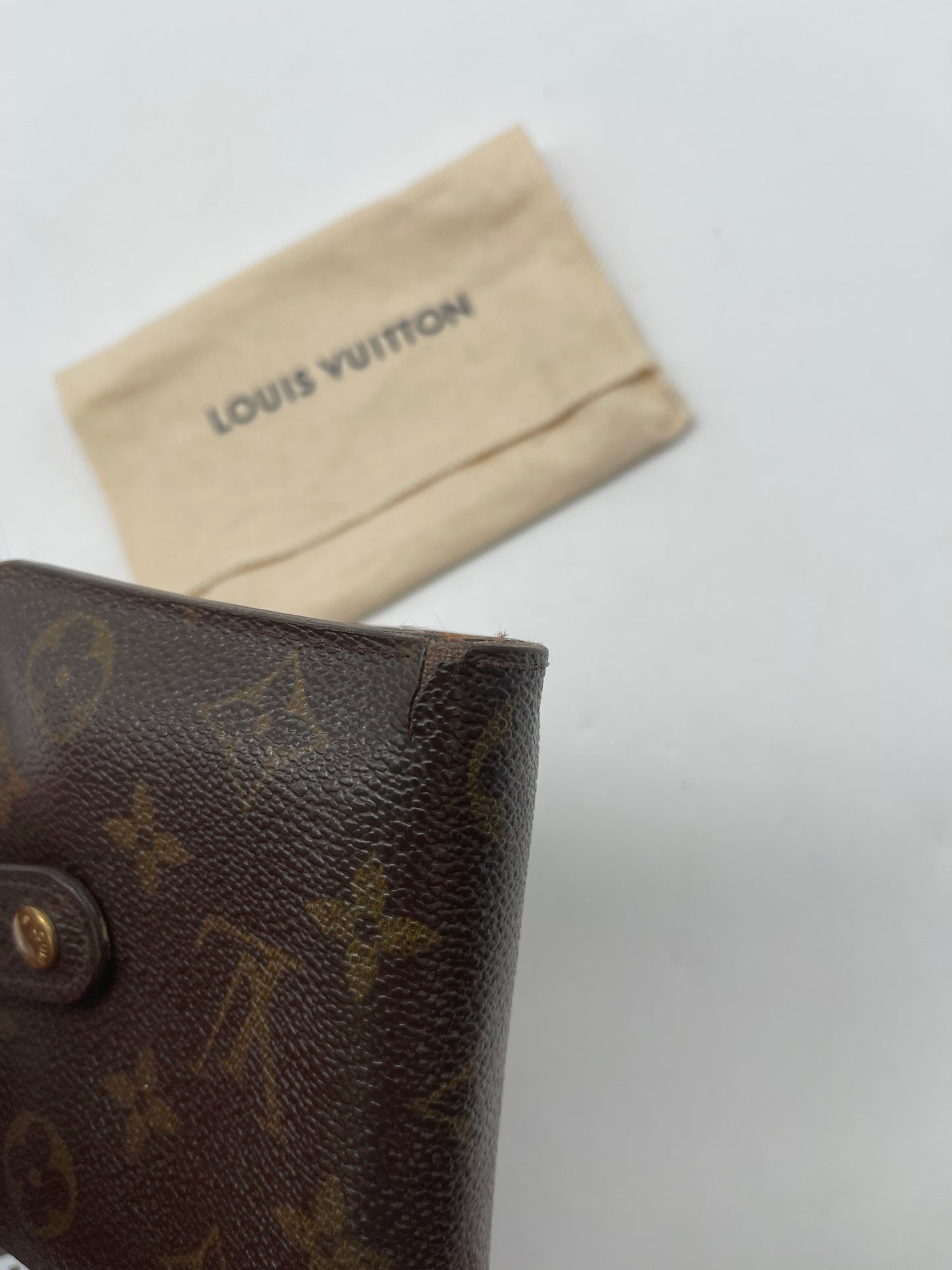 Wallet Luxury Designer By Louis Vuitton, Size: Medium