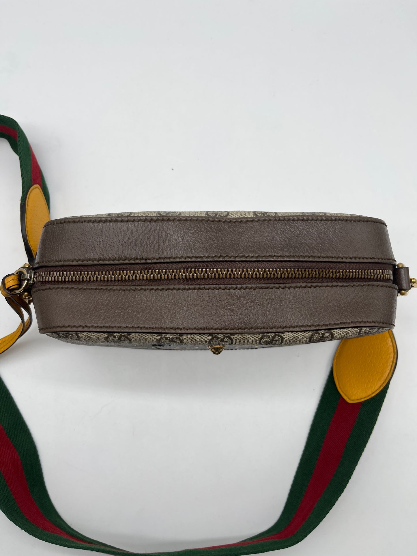 Crossbody Luxury Designer By Gucci, Size: Small