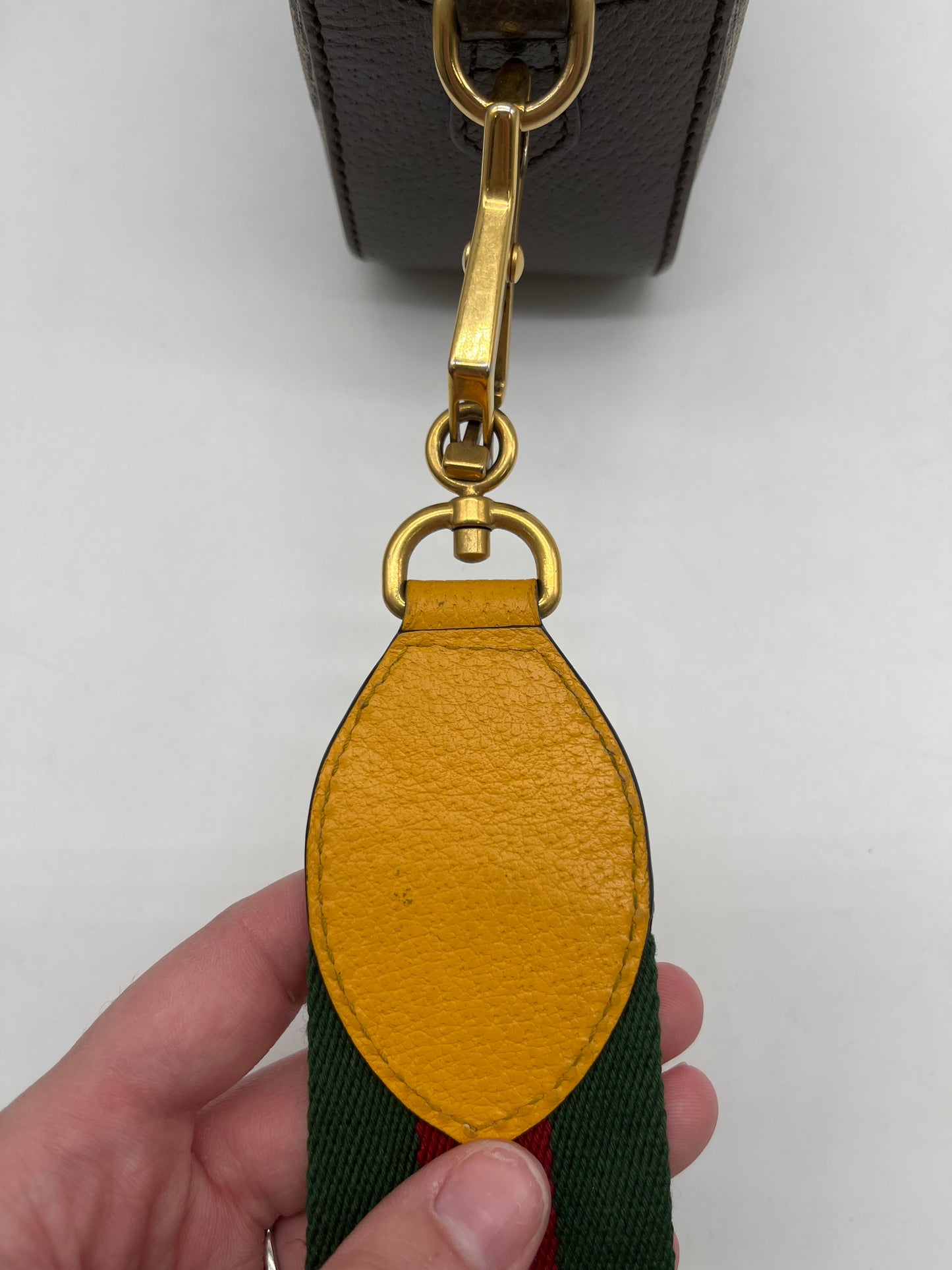 Crossbody Luxury Designer By Gucci, Size: Small