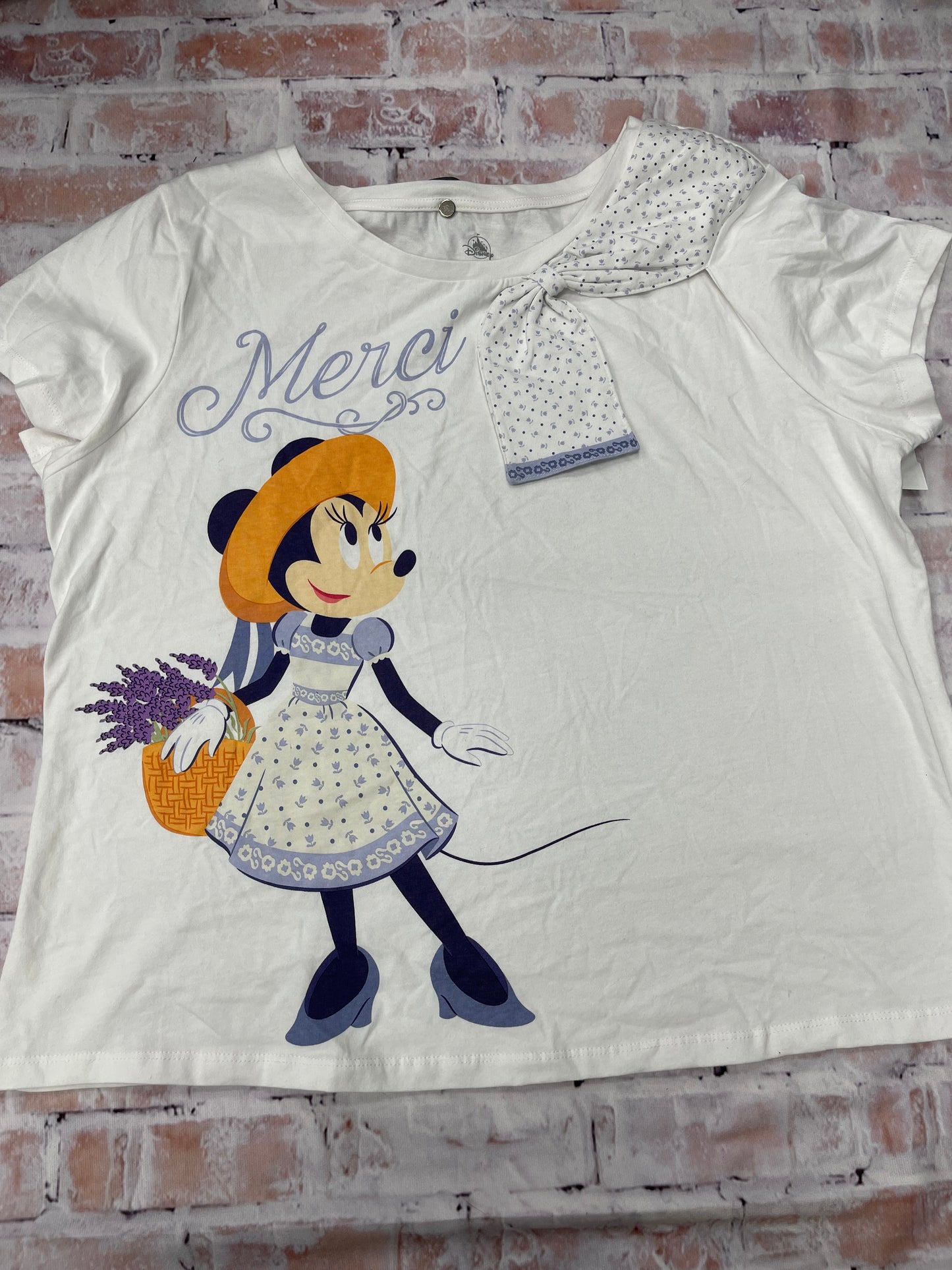 Top Short Sleeve By Disney In White, Size: 1x