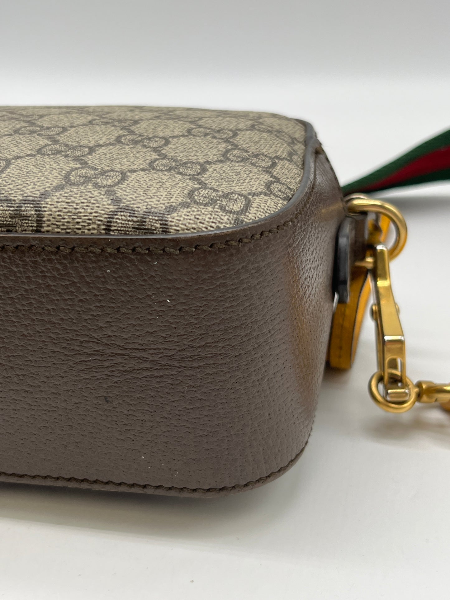 Crossbody Luxury Designer By Gucci, Size: Small
