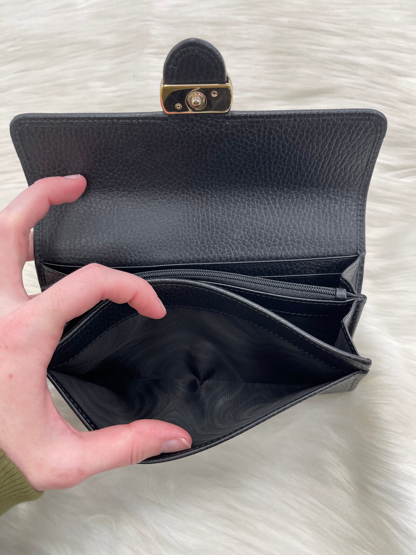 Wallet Luxury Designer By Gucci, Size: Large