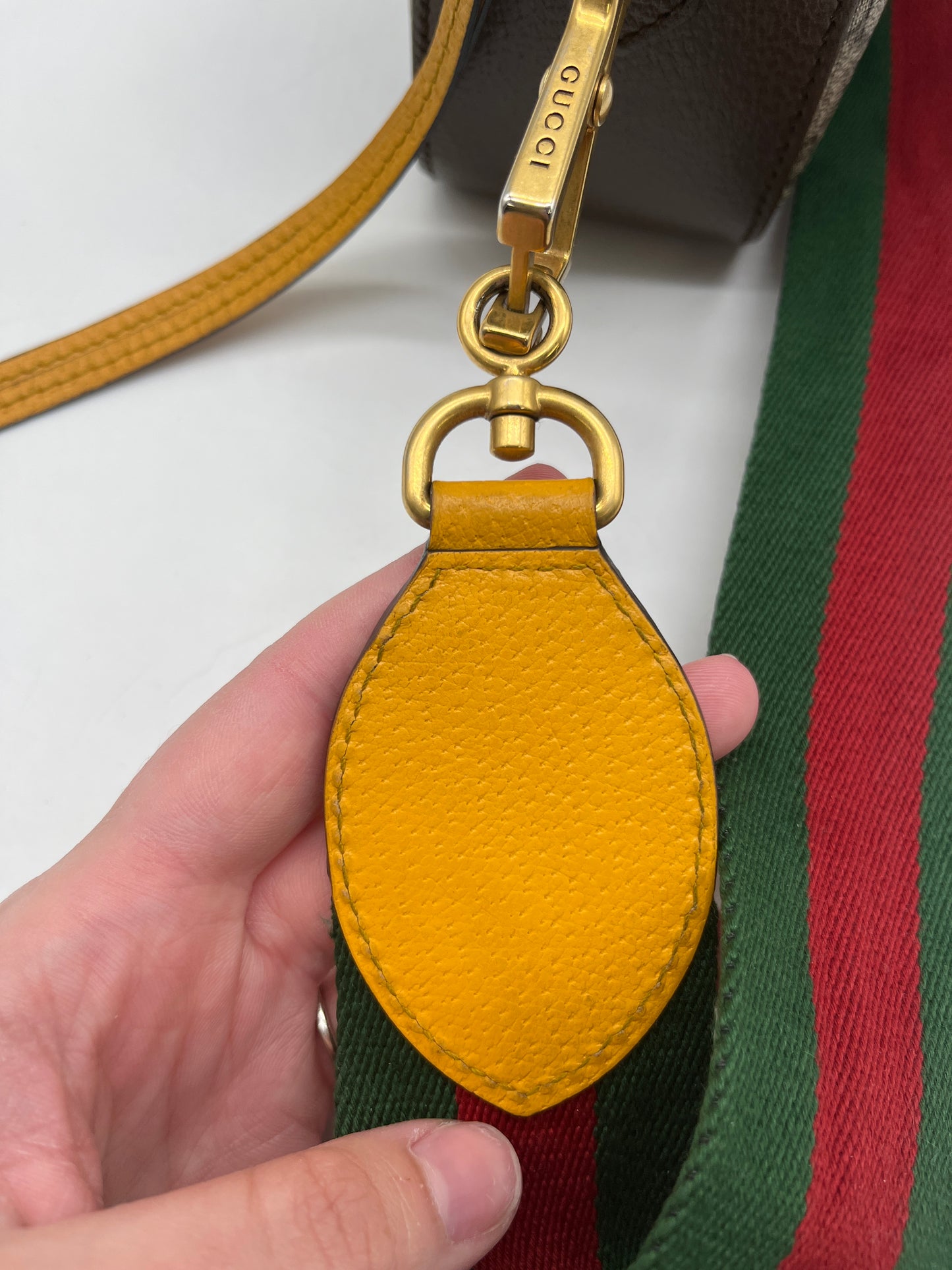 Crossbody Luxury Designer By Gucci, Size: Small