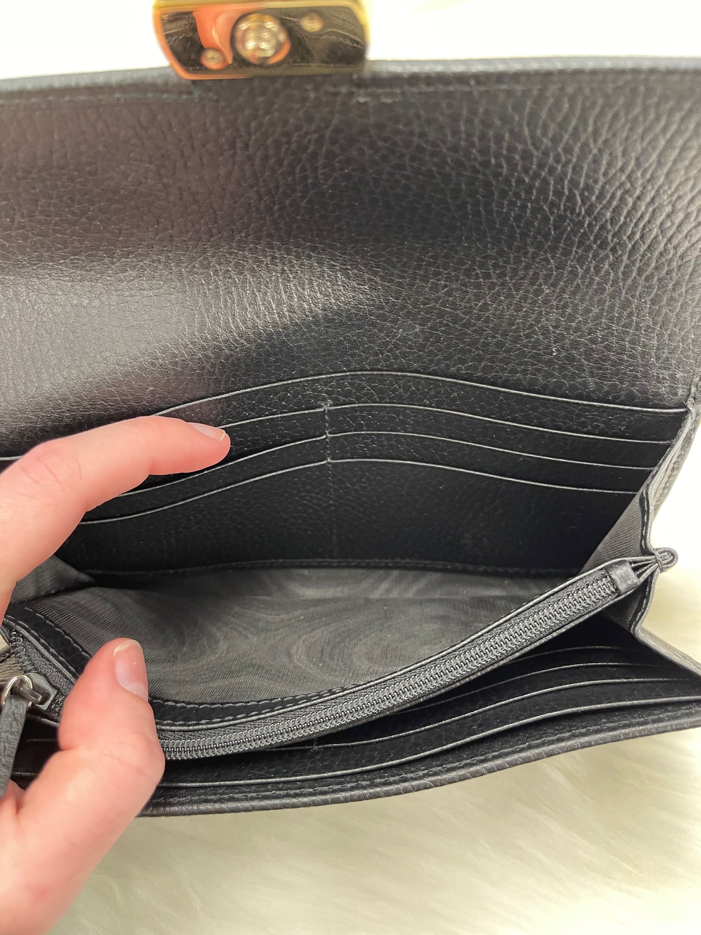 Wallet Luxury Designer By Gucci, Size: Large