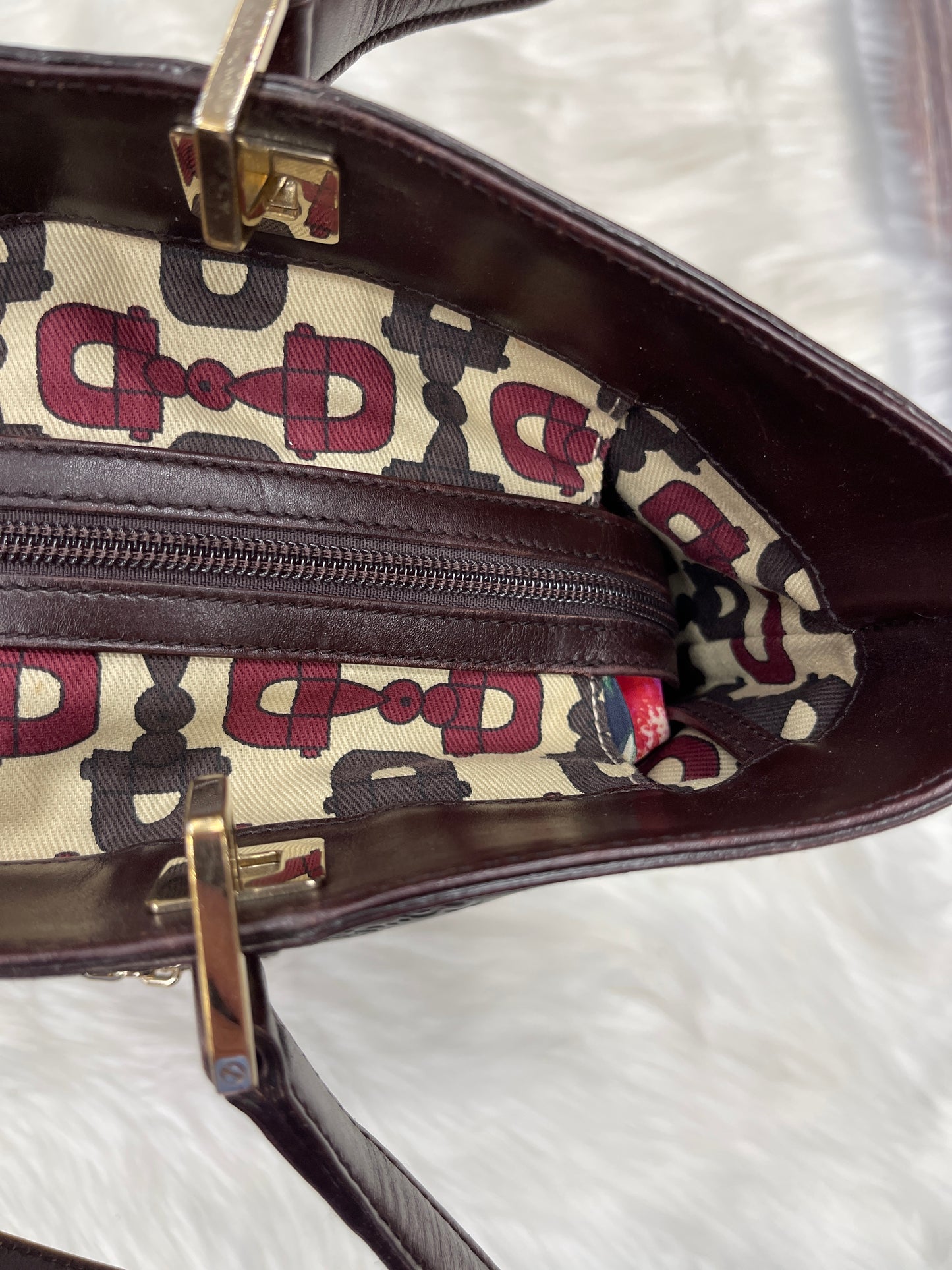 Handbag Luxury Designer By Gucci, Size: Large