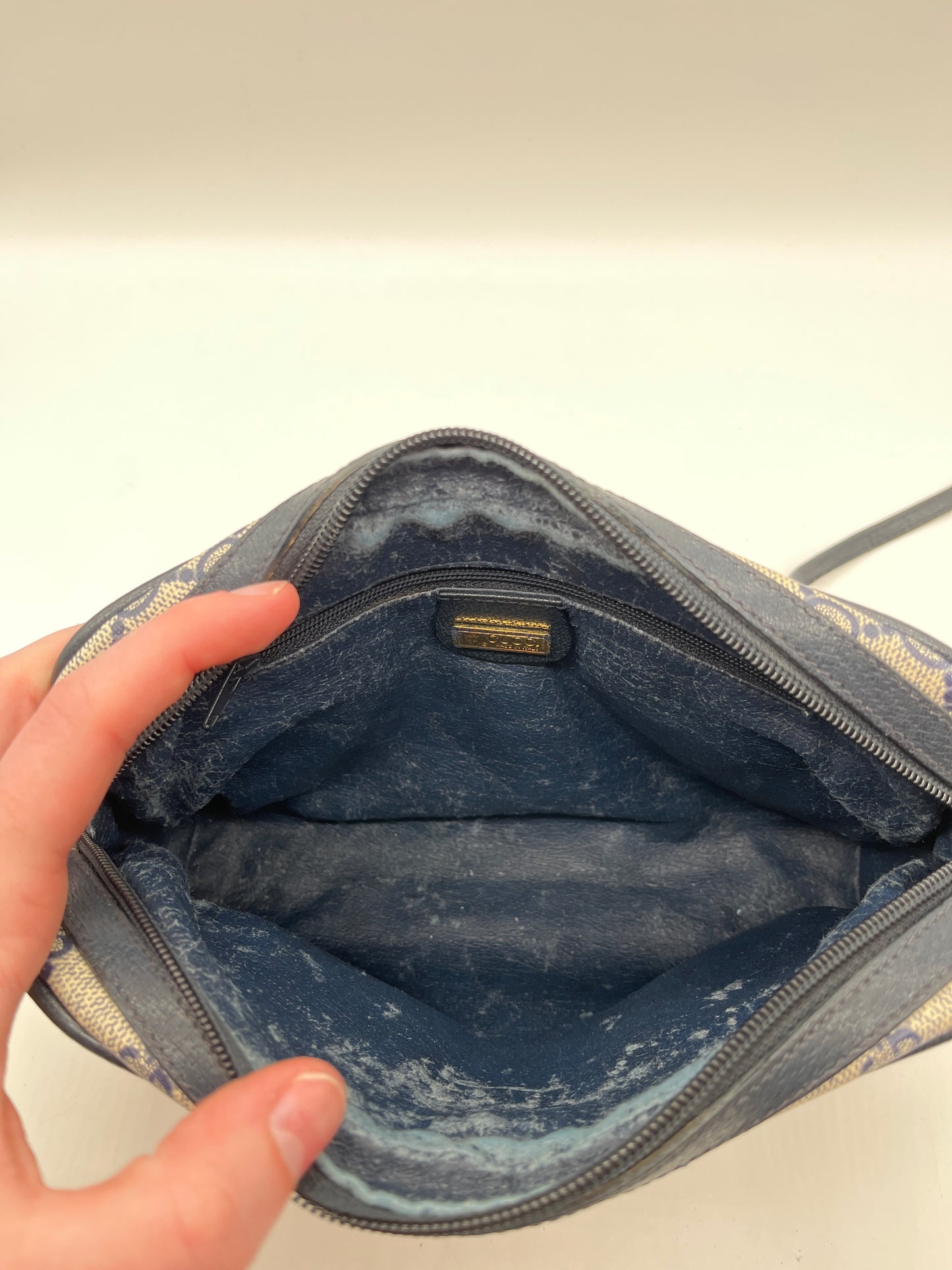 Handbag Luxury Designer By Gucci, Size: Small