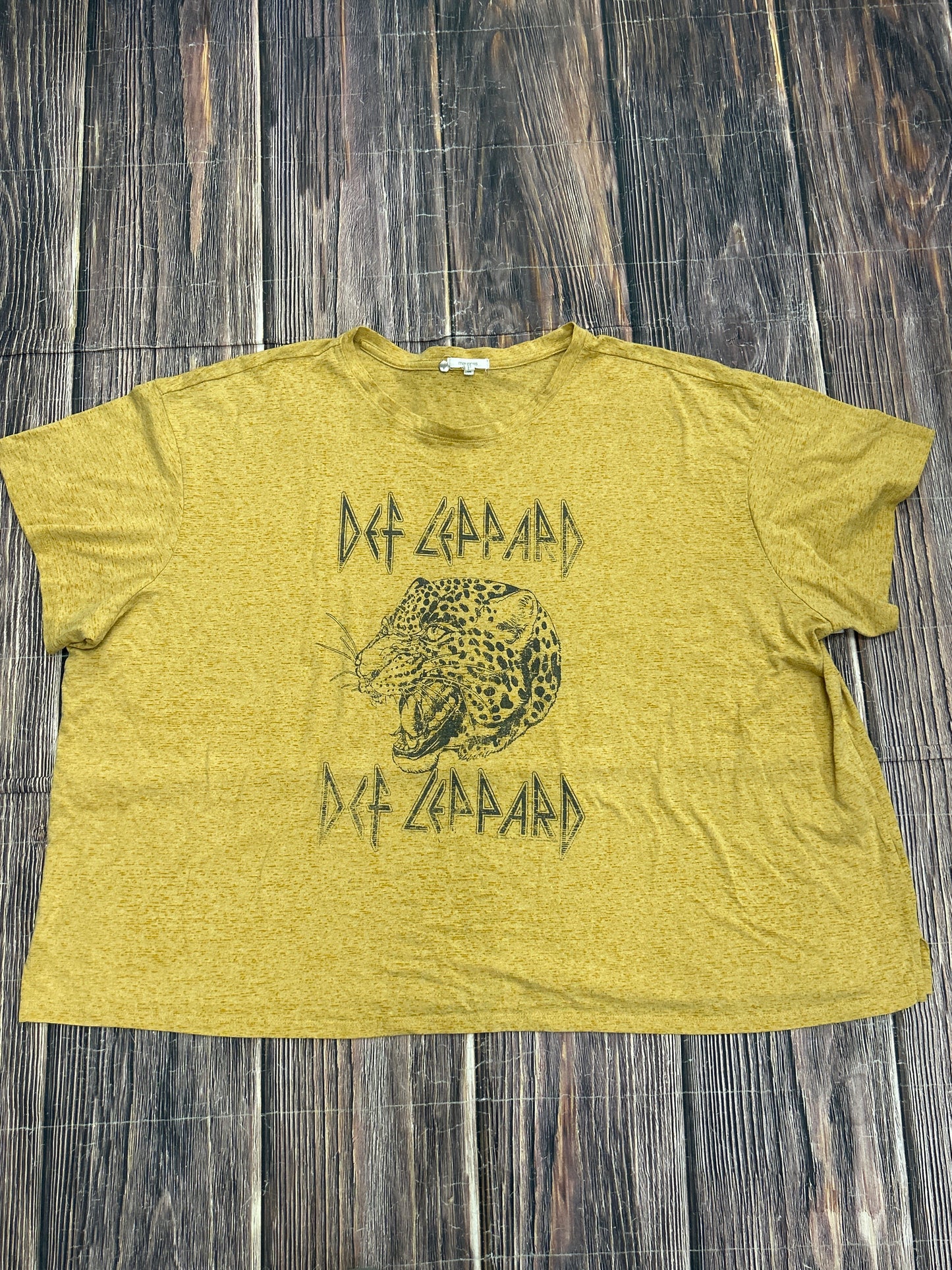 Top Short Sleeve By Maurices In Yellow, Size: 4x