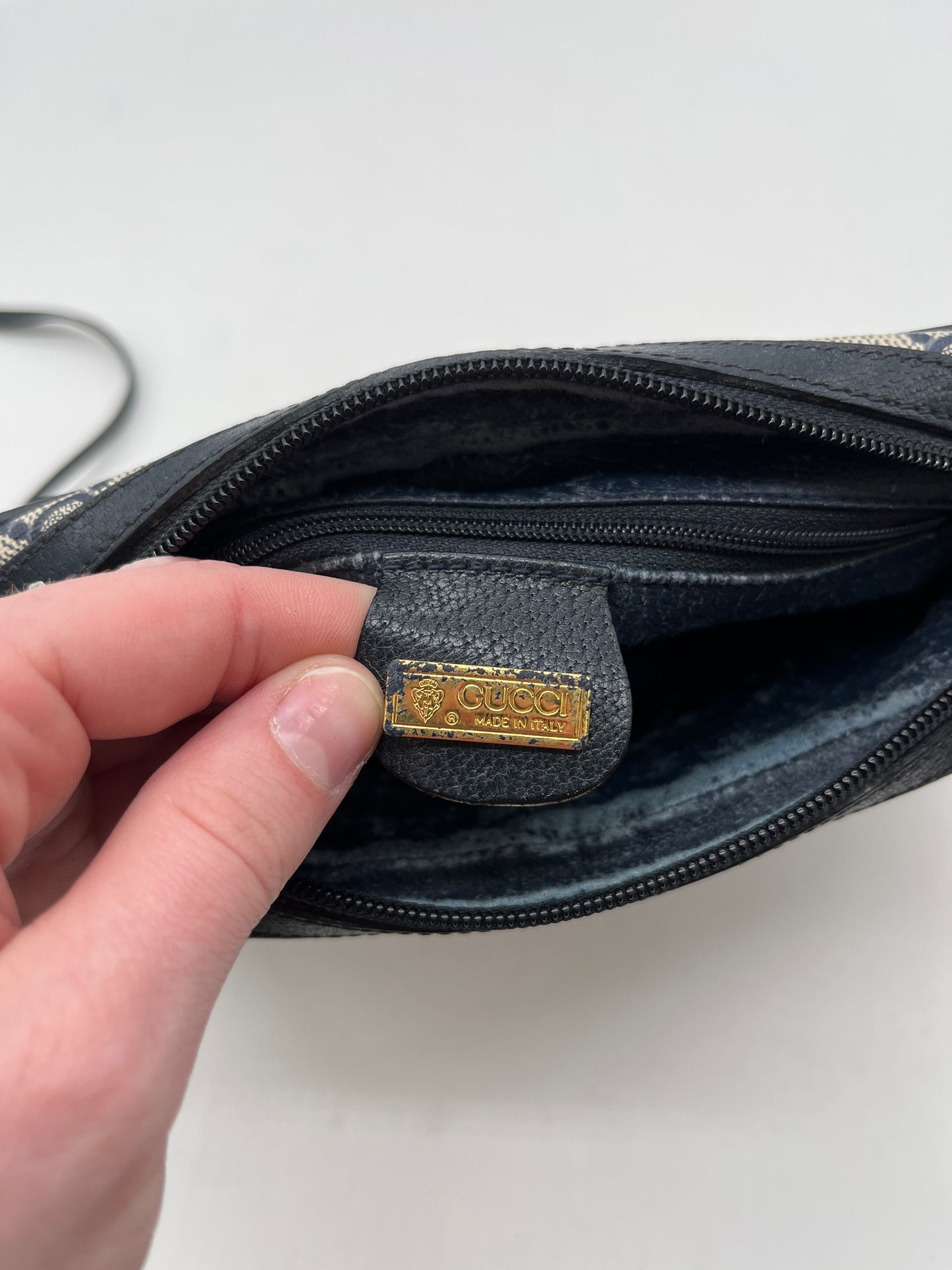 Handbag Luxury Designer By Gucci, Size: Small