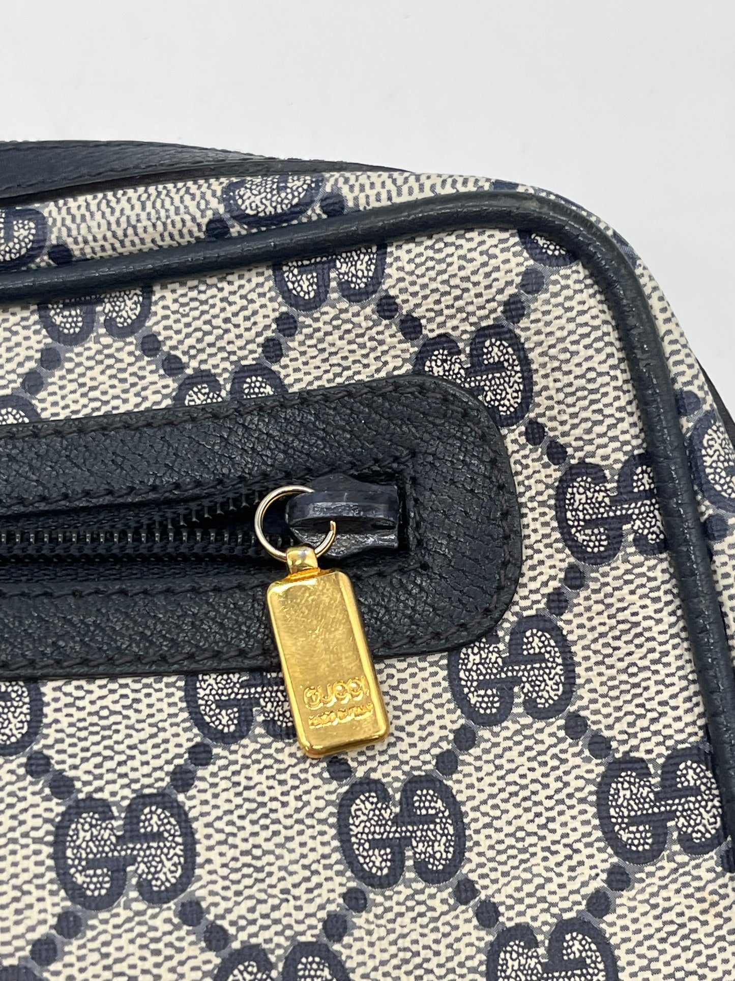 Handbag Luxury Designer By Gucci, Size: Small