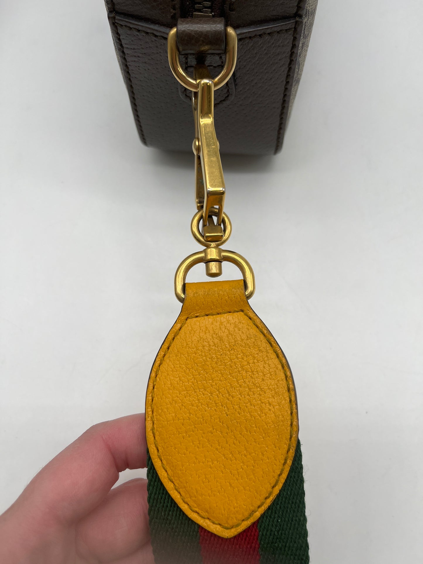 Crossbody Luxury Designer By Gucci, Size: Small
