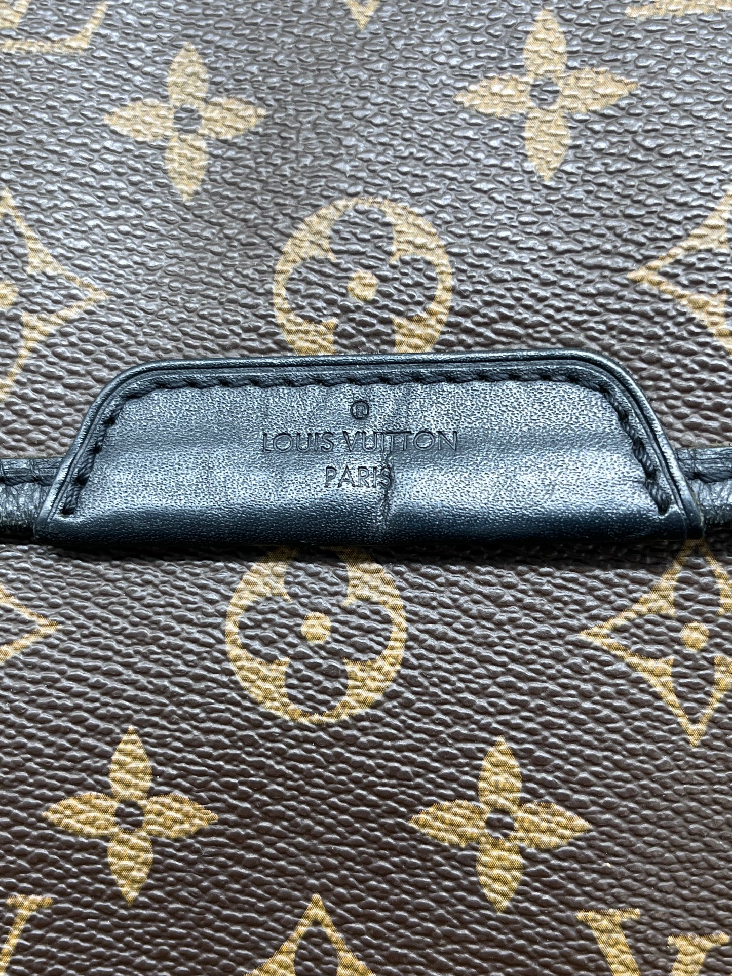 Handbag Luxury Designer By Louis Vuitton, Size: Medium