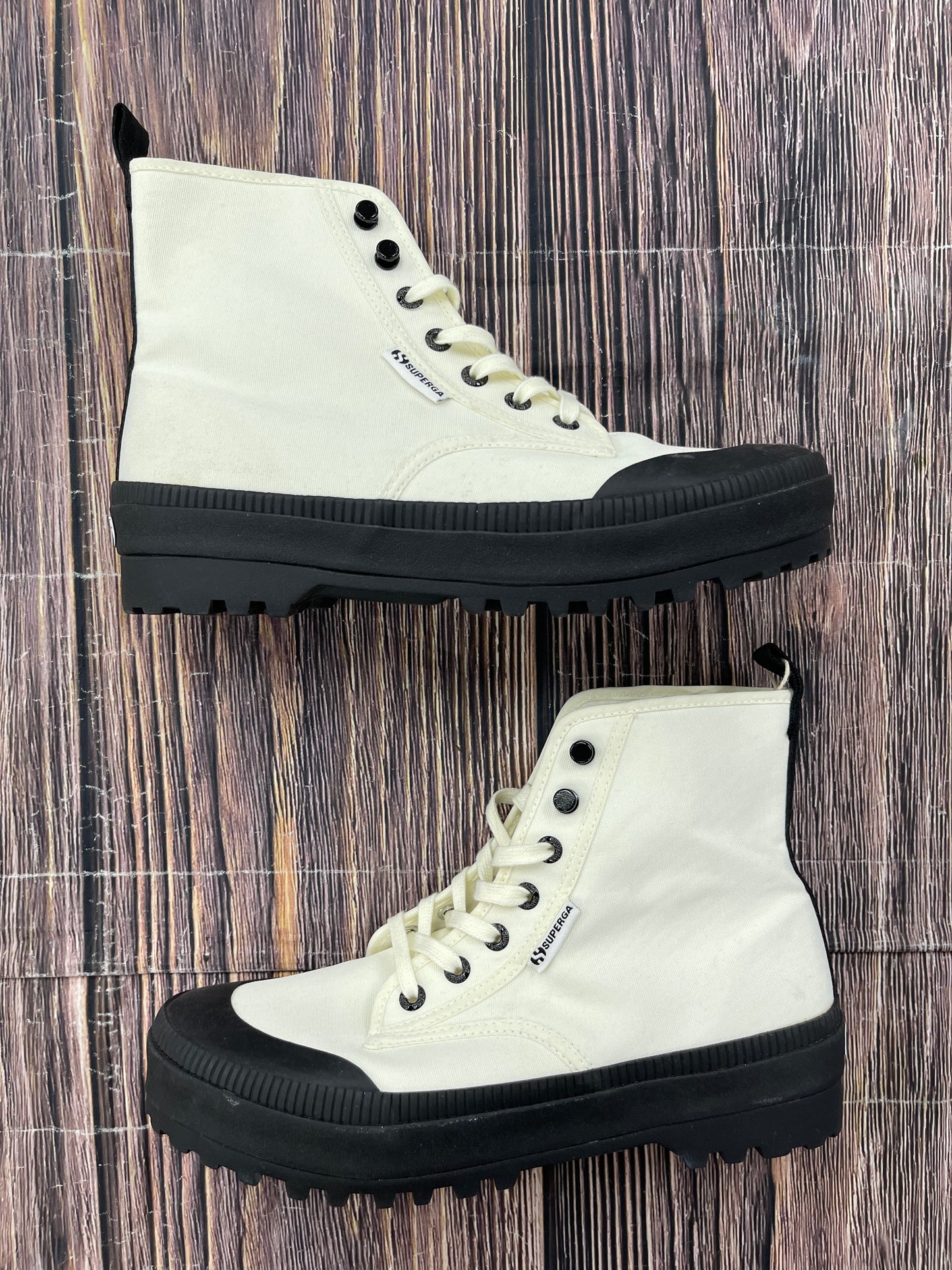 Shoes Sneakers By Superga Size: 9.5