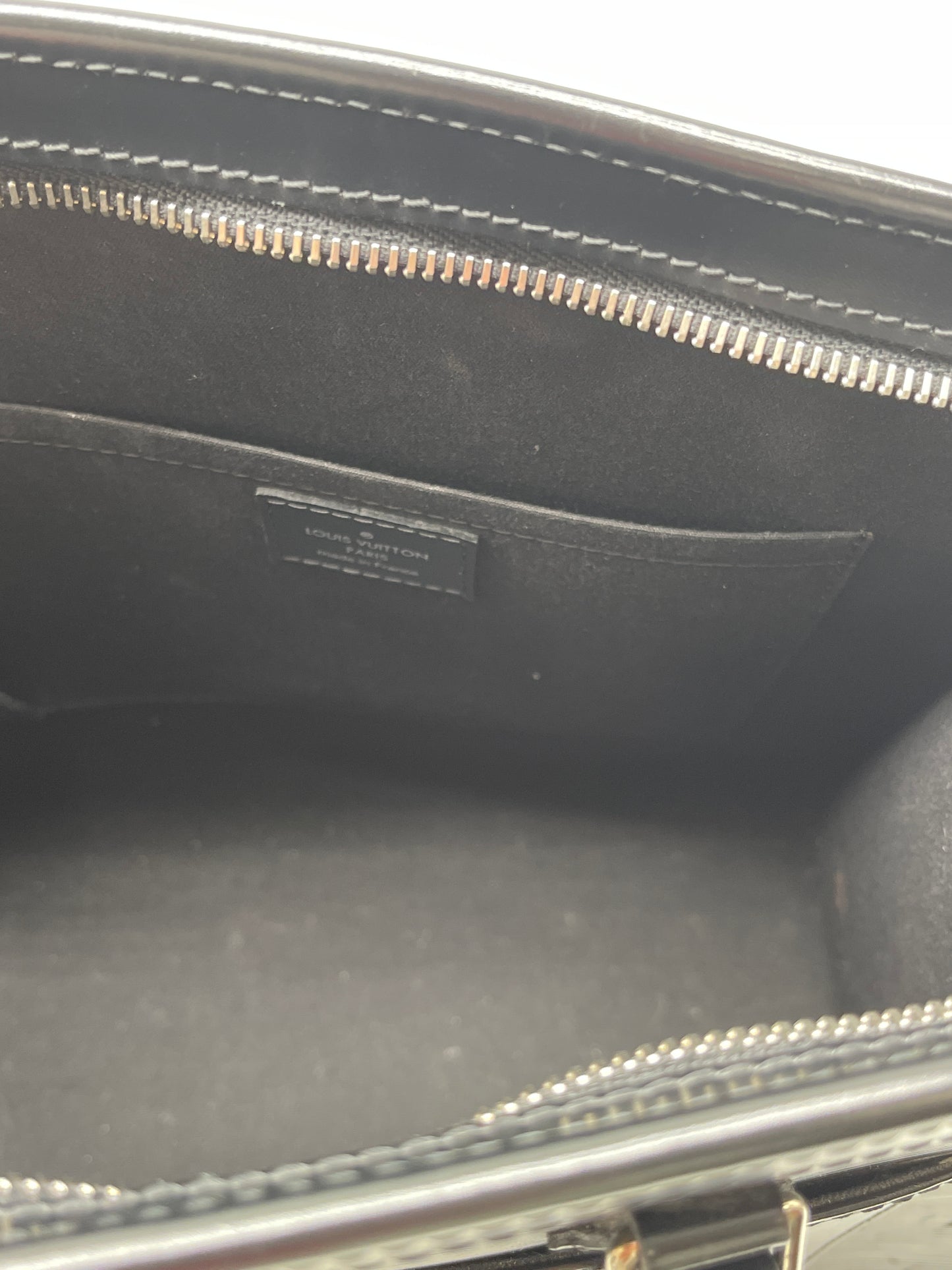Handbag Luxury Designer By Louis Vuitton, Size: Large