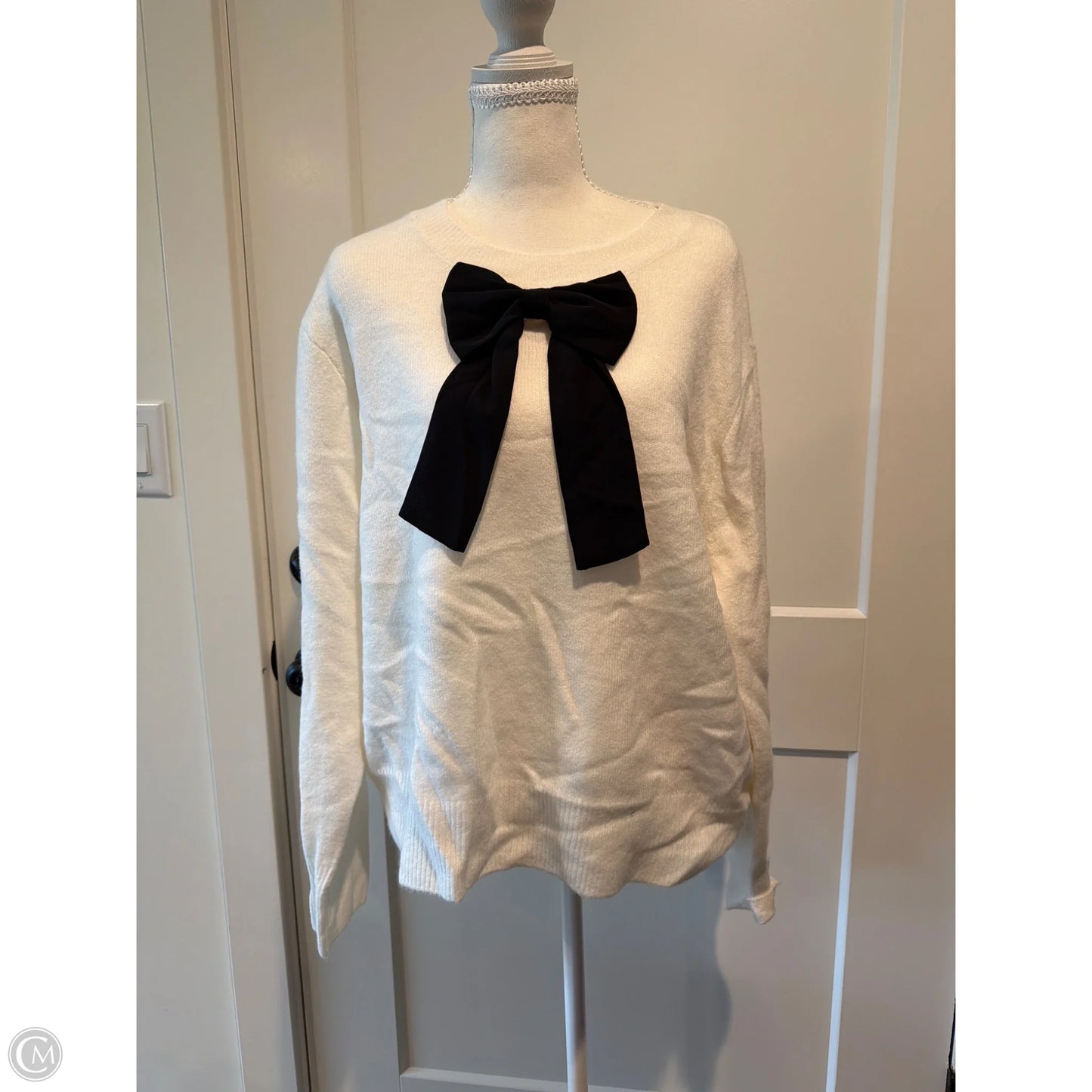 Sweater By Cece In White, Size: Xl