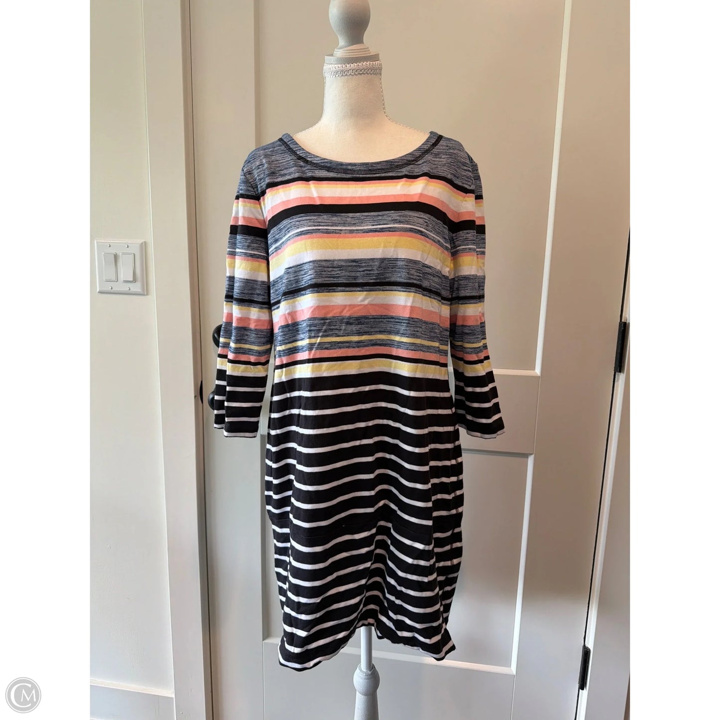 Dress Casual Short By Talbots In Striped Pattern, Size: L