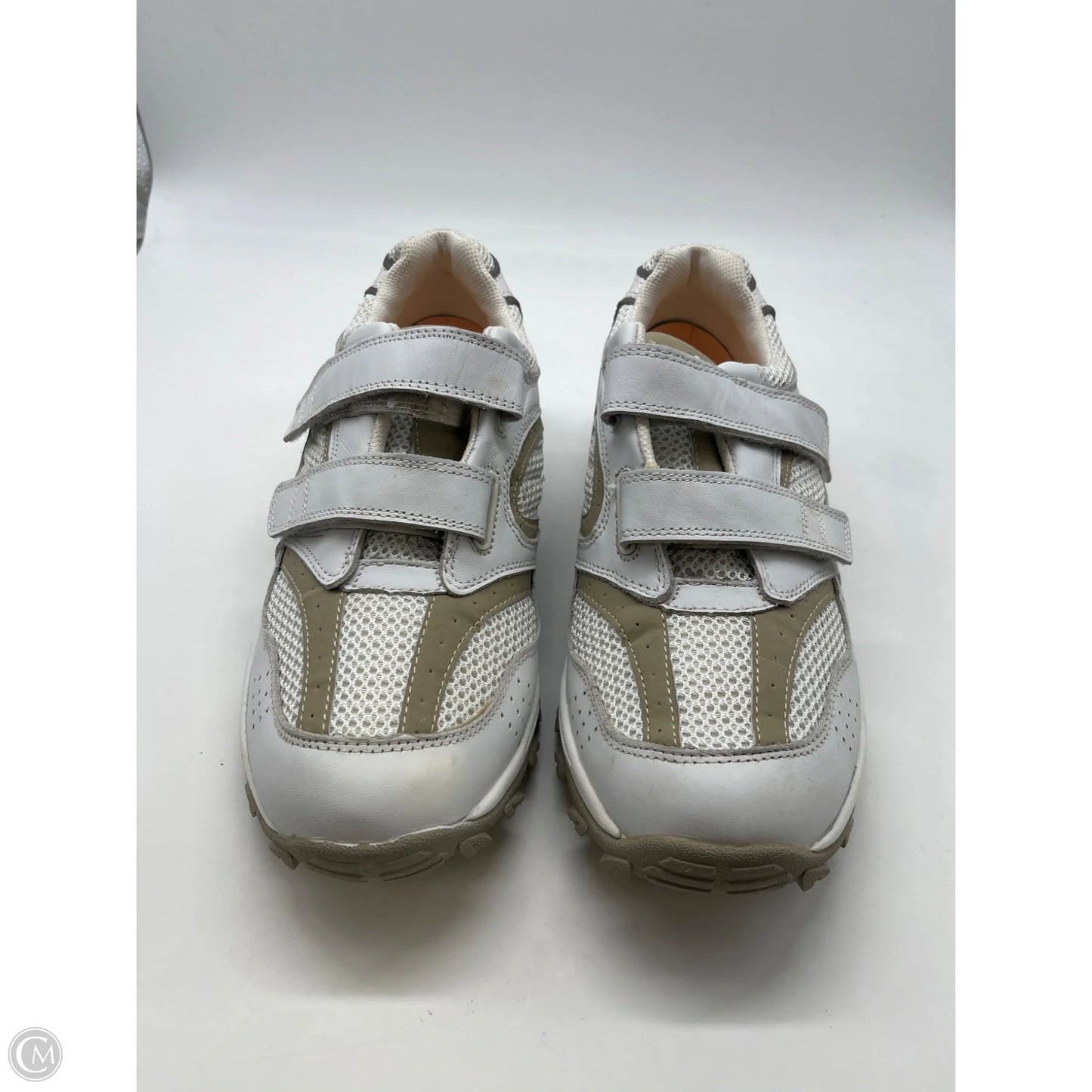 Shoes Athletic By Clothes Mentor In White, Size: 9.5