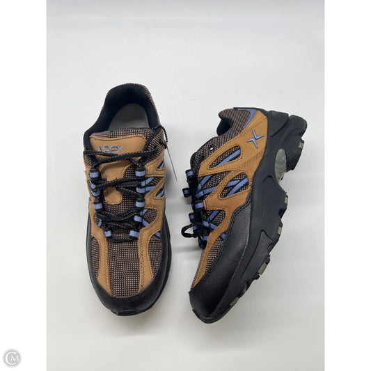 Shoes Athletic By Clothes Mentor In Brown, Size: 7.5