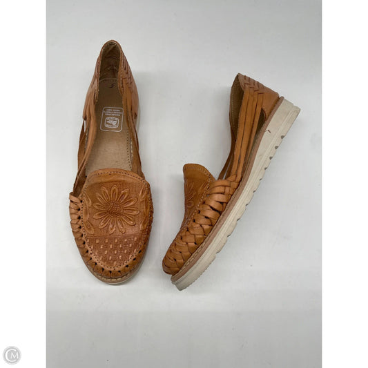 Shoes Flats By Clothes Mentor In Tan, Size: 8