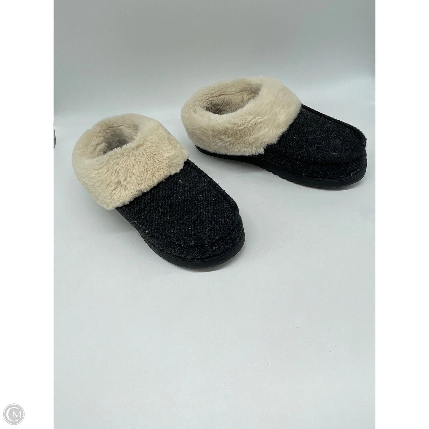 Slippers By Clothes Mentor In Grey, Size: 8