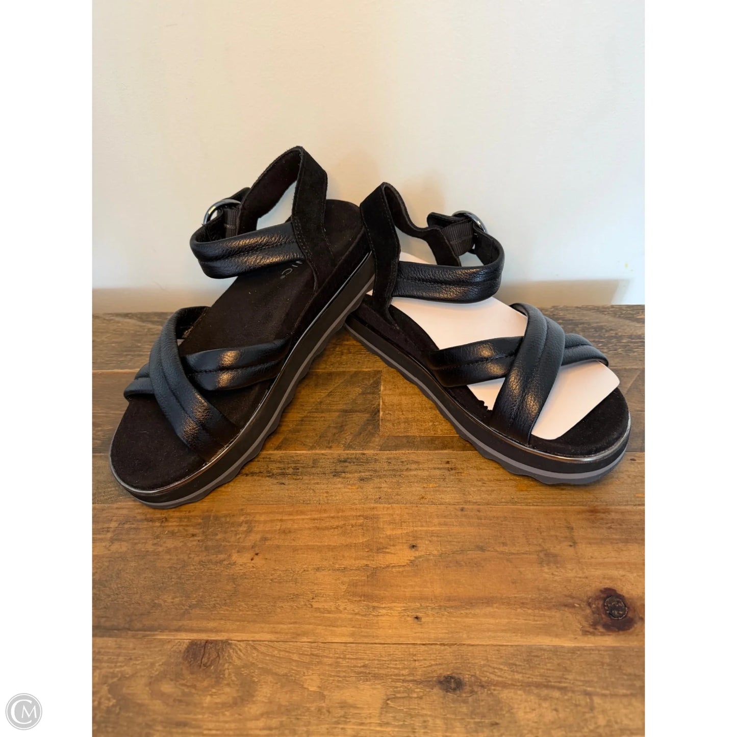 Sandals Flats By Vionic In Black, Size: 8