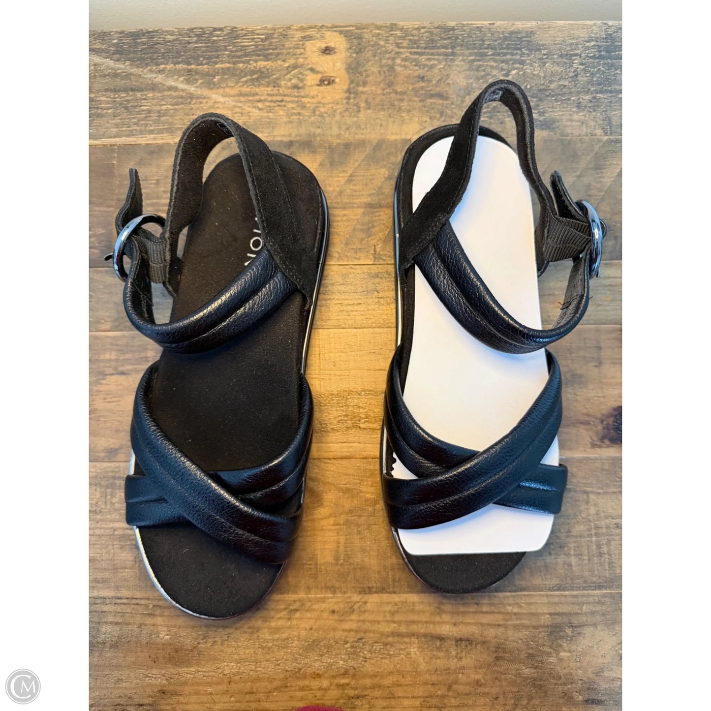 Sandals Flats By Vionic In Black, Size: 8