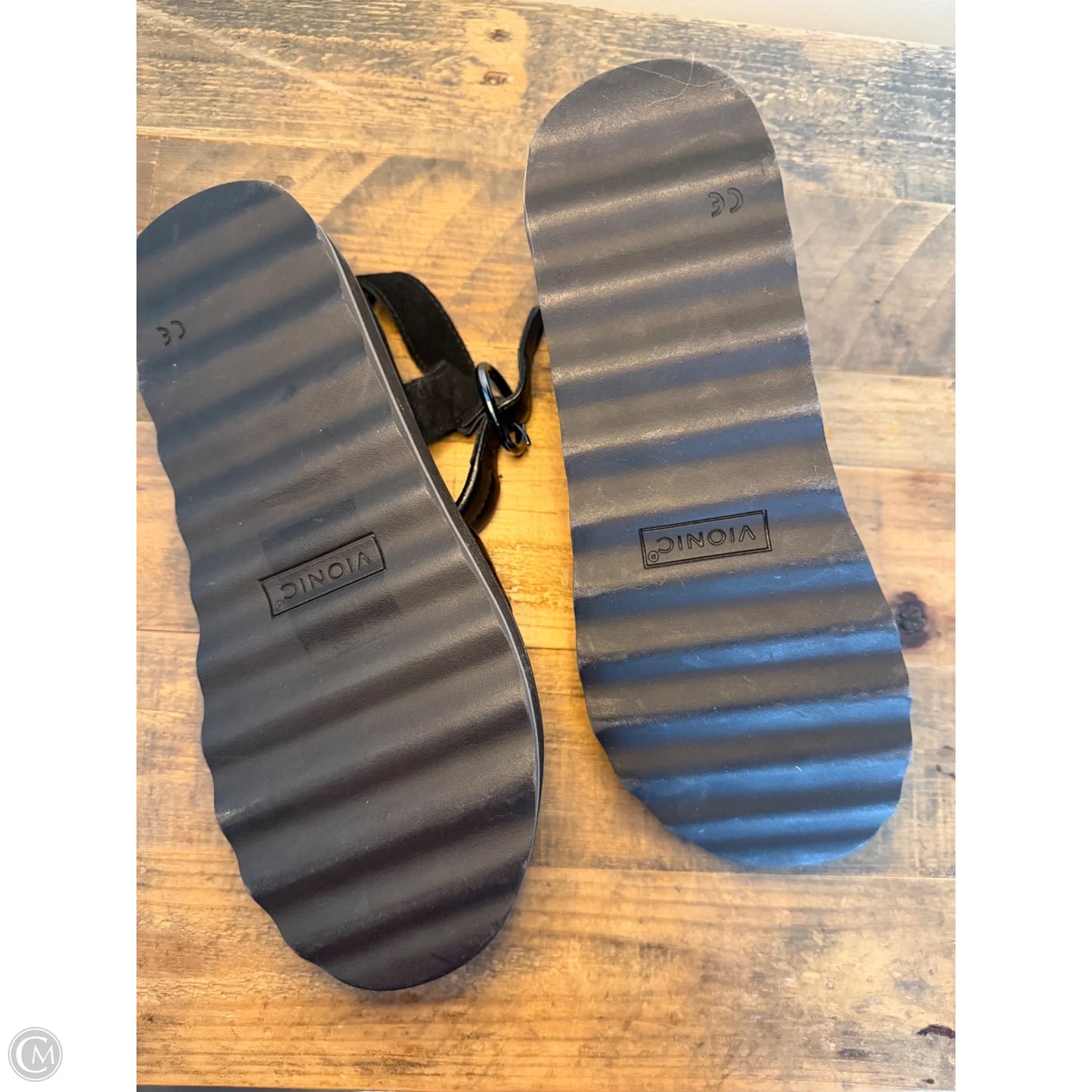 Sandals Flats By Vionic In Black, Size: 8