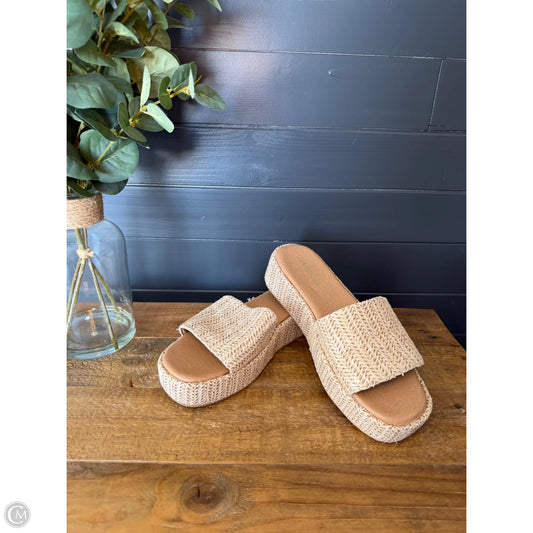 Sandals Flats By Cushionaire In Tan, Size: 8